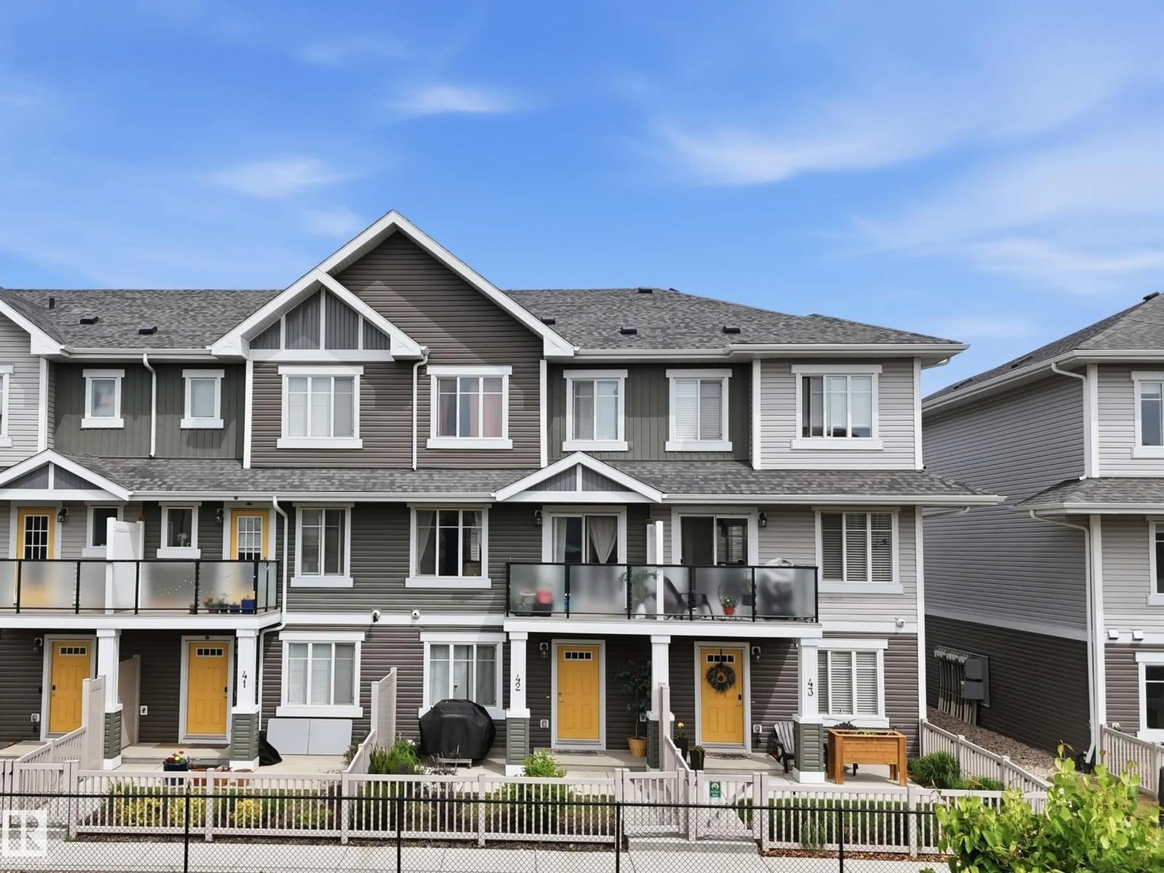 Home with vinyl exterior material, street for #42 - 2905 141 ST SW, Edmonton Alberta T6W3M4