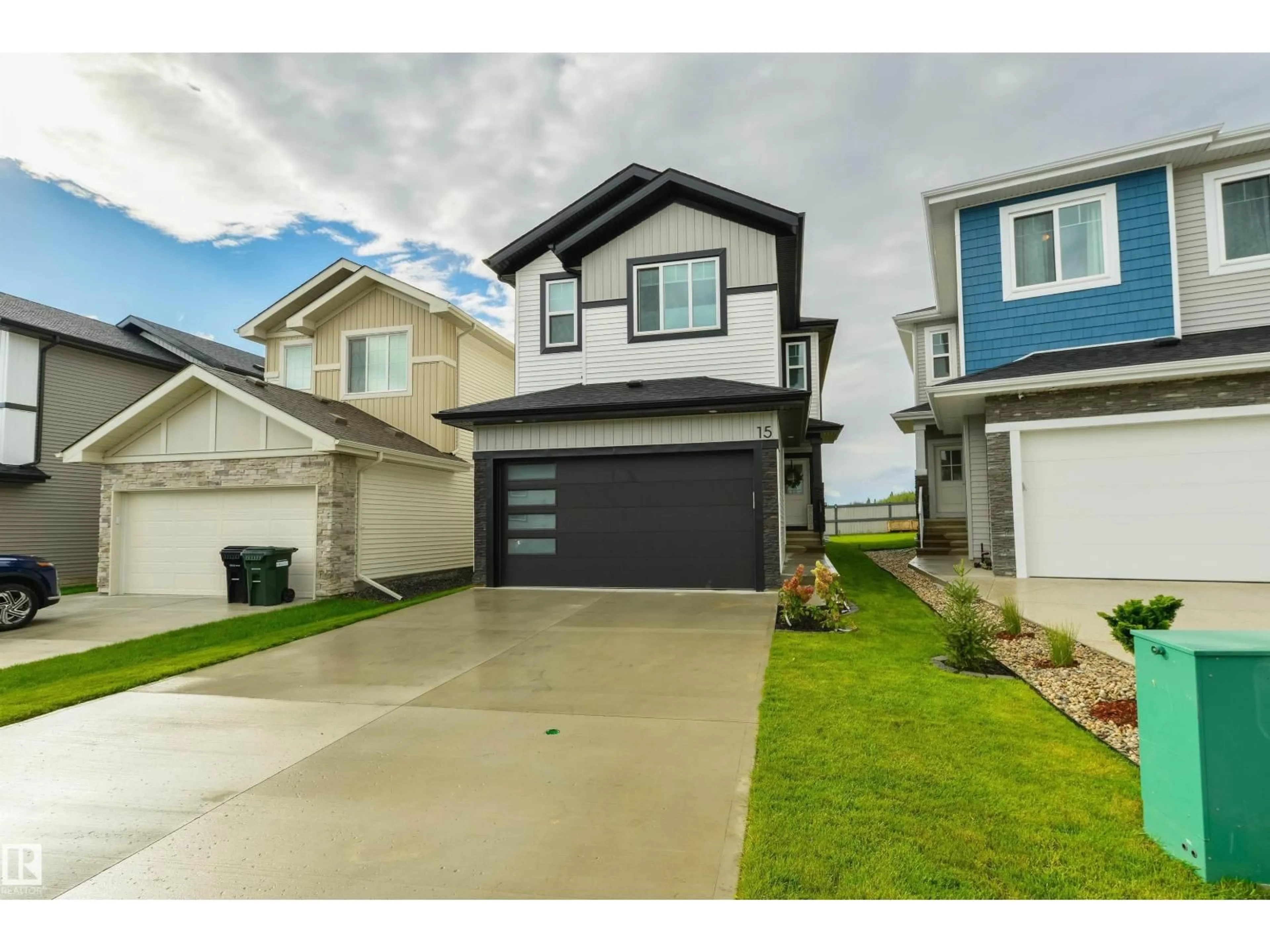Home with vinyl exterior material, street for 15 ASHBURY CR, Spruce Grove Alberta T7X3C6