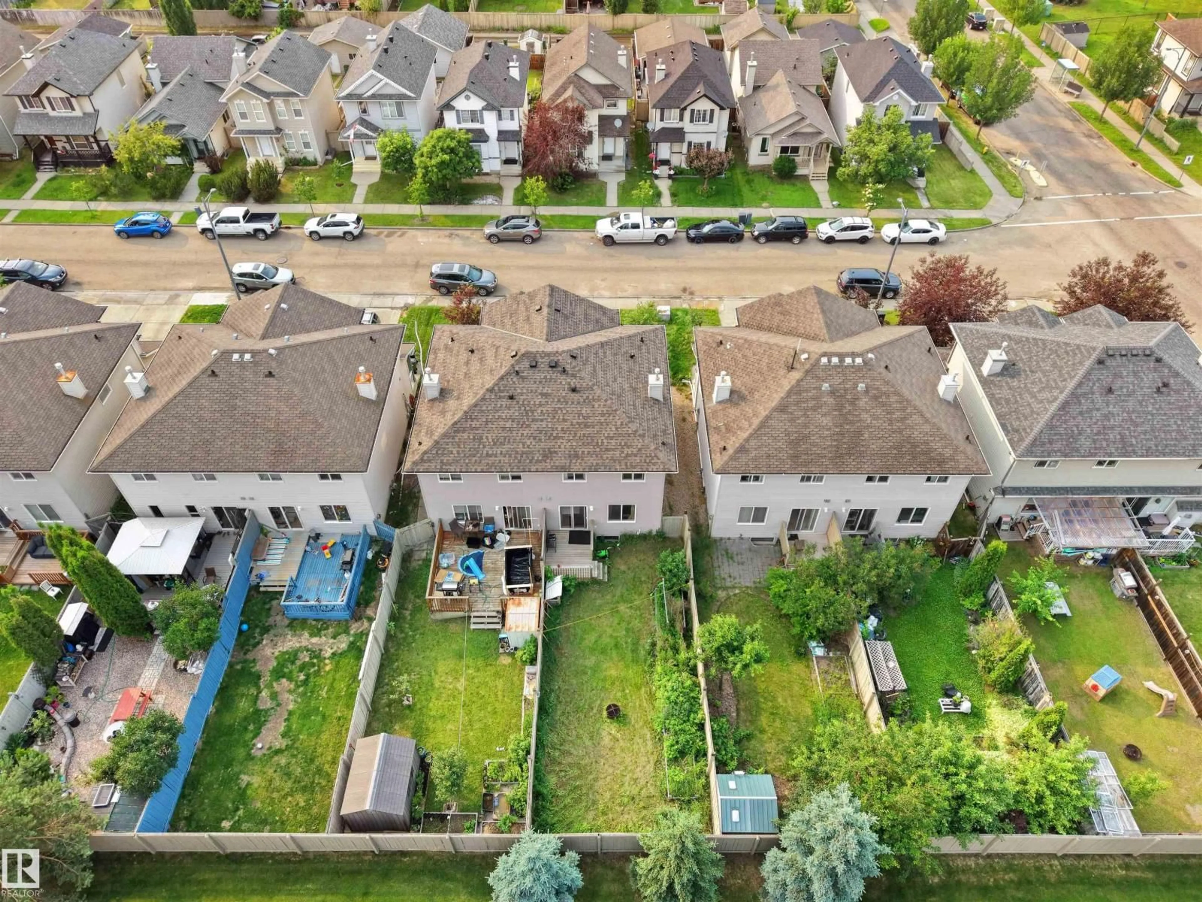 A pic from outside/outdoor area/front of a property/back of a property/a pic from drone, street for 8111 7 AVE SW, Edmonton Alberta T6X1L9