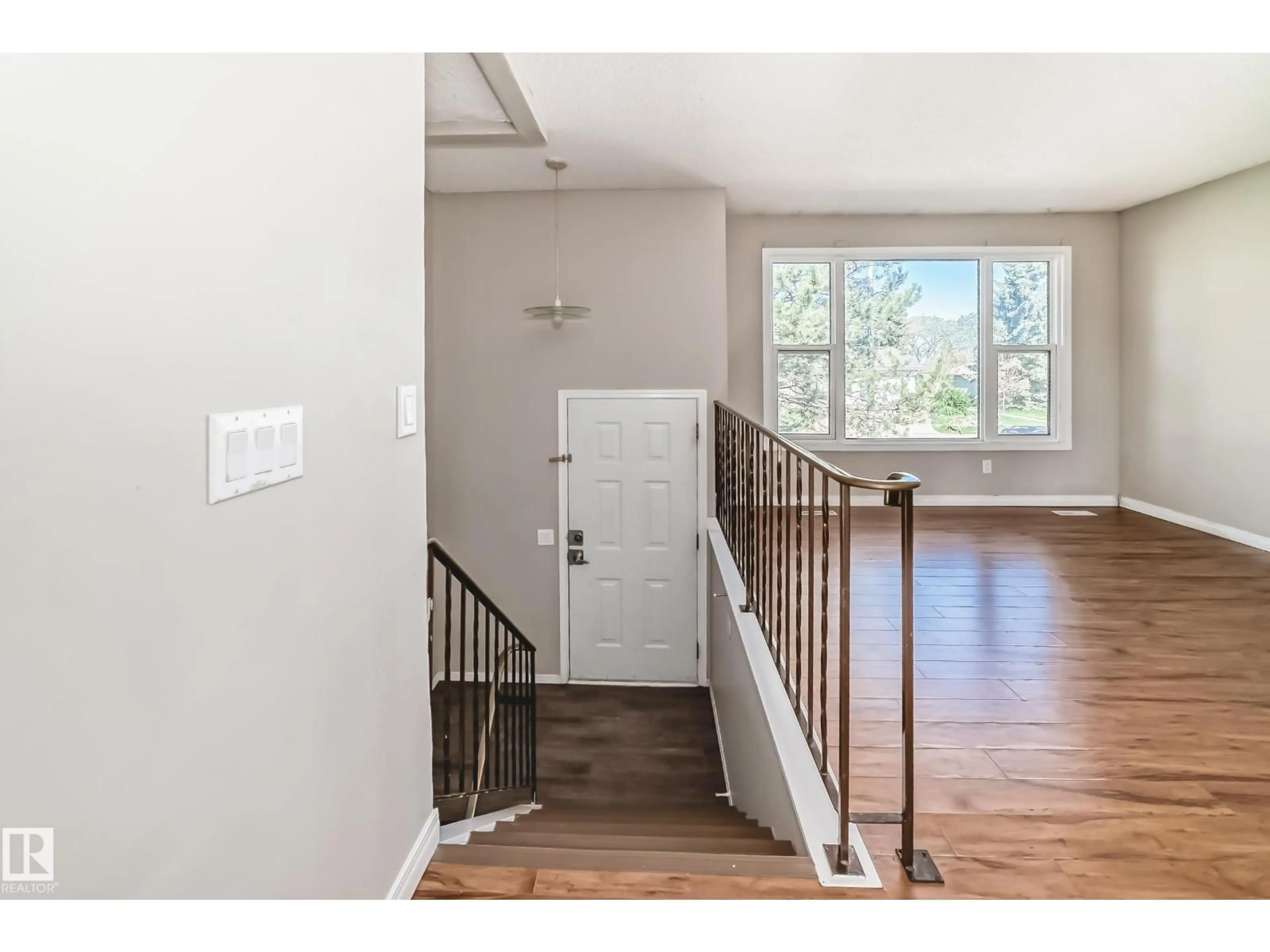 Indoor entryway for 3723 63 ST, Edmonton Alberta T6L1R1