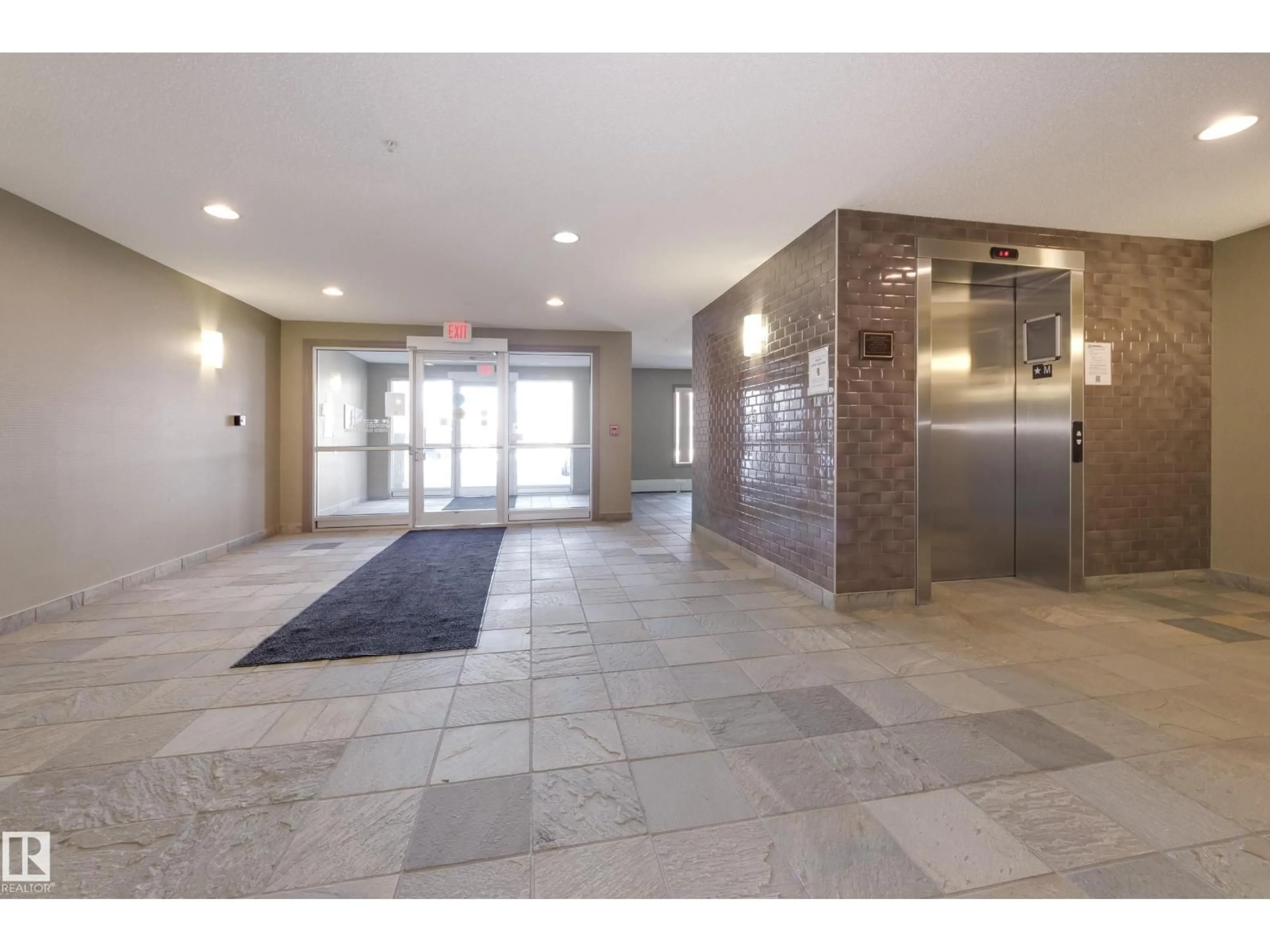 Indoor foyer for #213 - 4403 23 ST, Edmonton Alberta T6T0E4