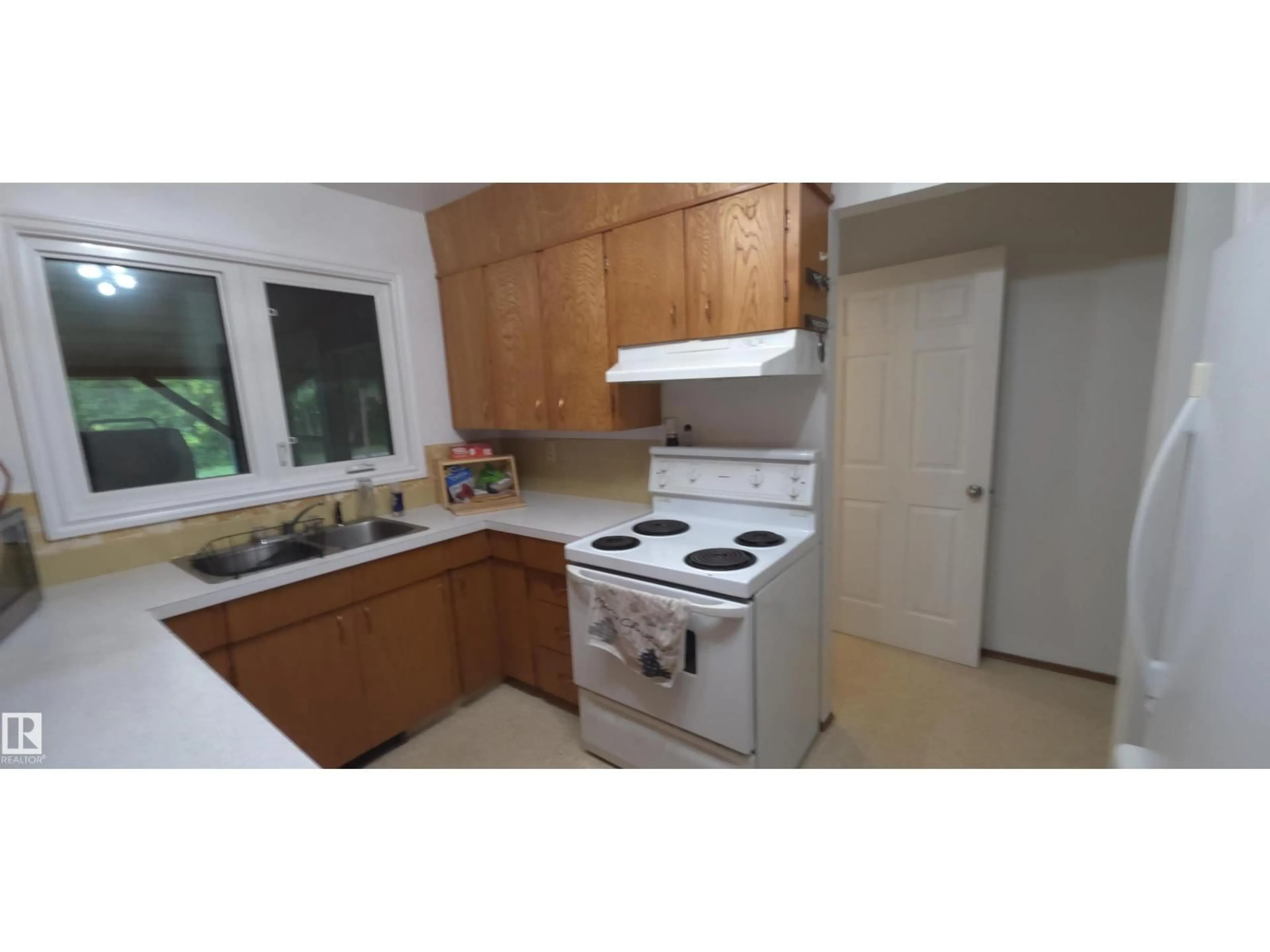 Standard kitchen, unknown for 171038 - 13 TWP RD 720, Rural Athabasca County Alberta T0A3M0
