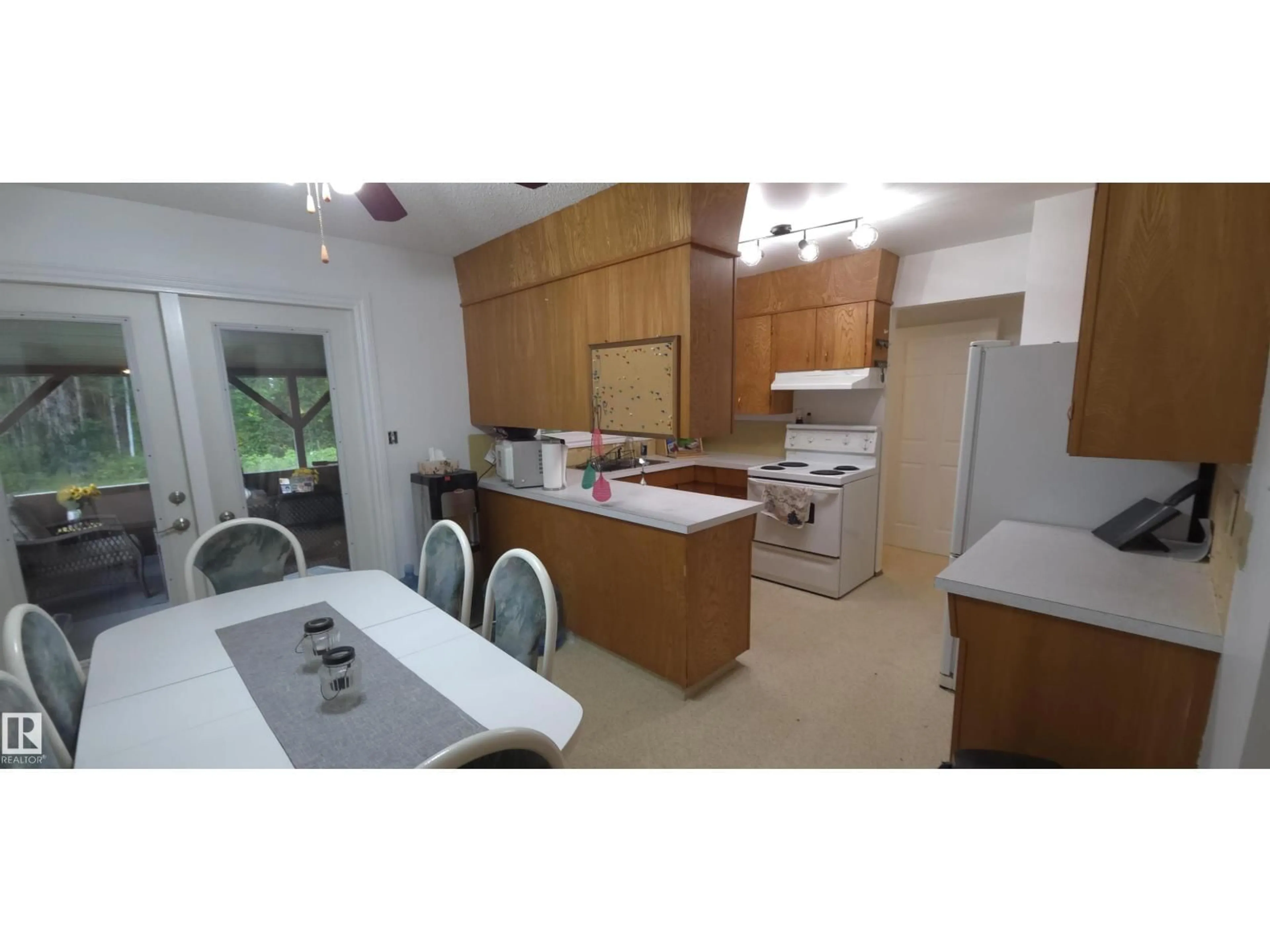Standard kitchen, unknown for 171038 - 13 TWP RD 720, Rural Athabasca County Alberta T0A3M0