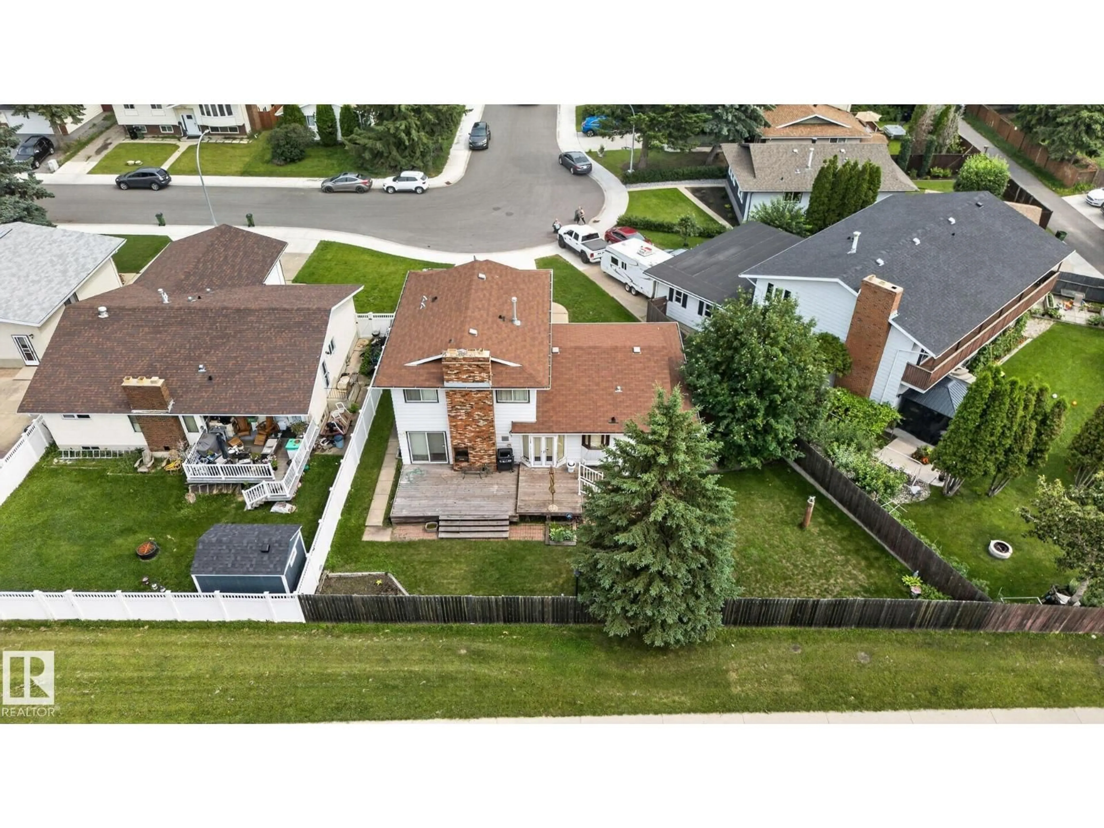A pic from outside/outdoor area/front of a property/back of a property/a pic from drone, street for 17206 111A ST NW, Edmonton Alberta T5X3K2