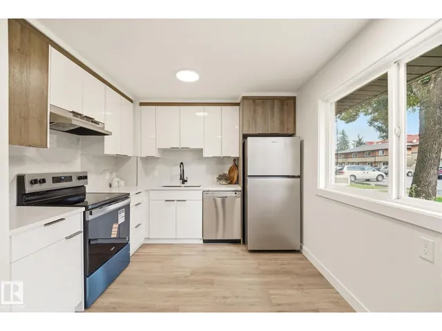 125 WOODBOROUGH WY, Edmonton 5