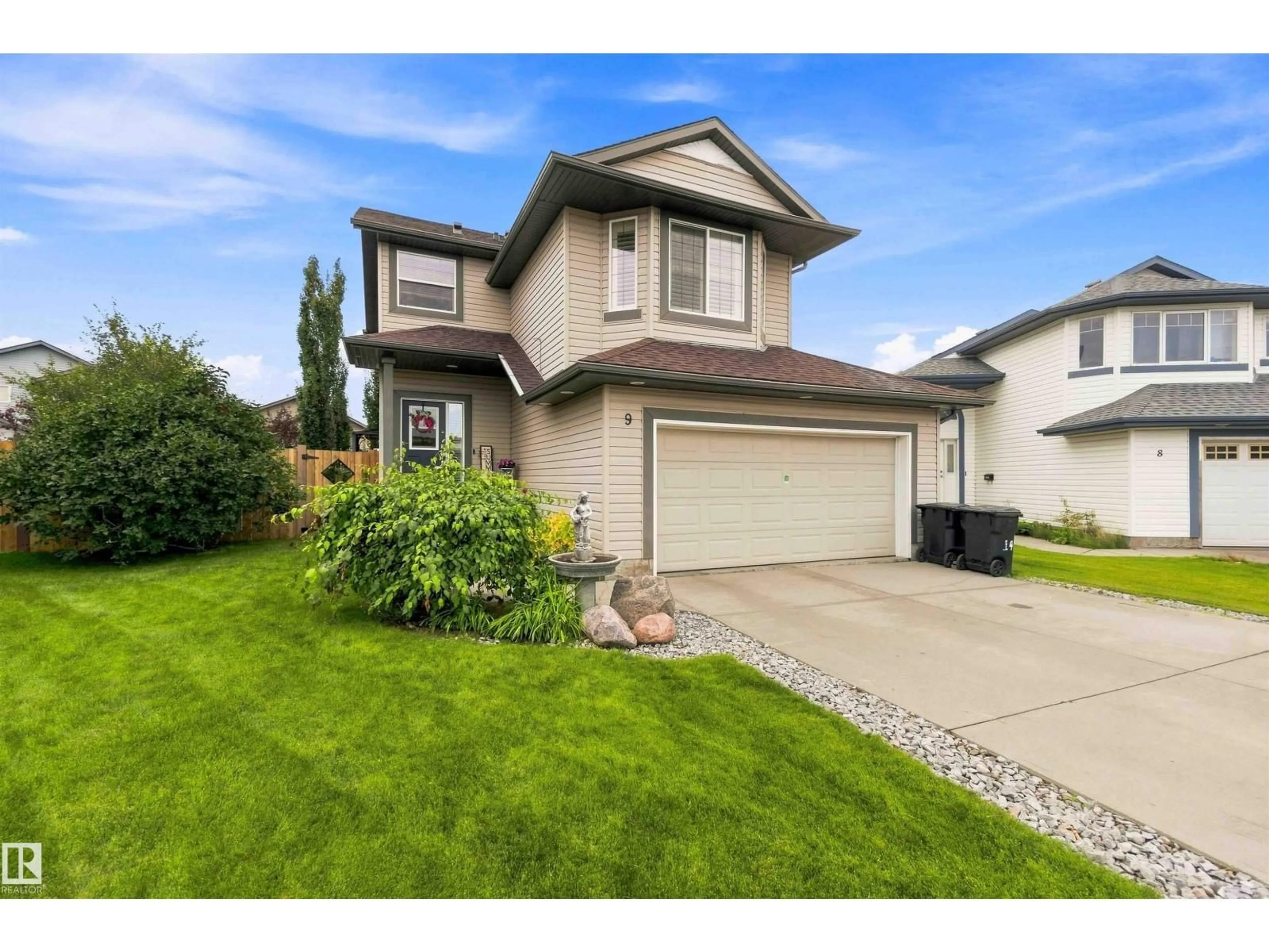 Home with vinyl exterior material, street for 9 HALSTED, Spruce Grove Alberta T7X2V8