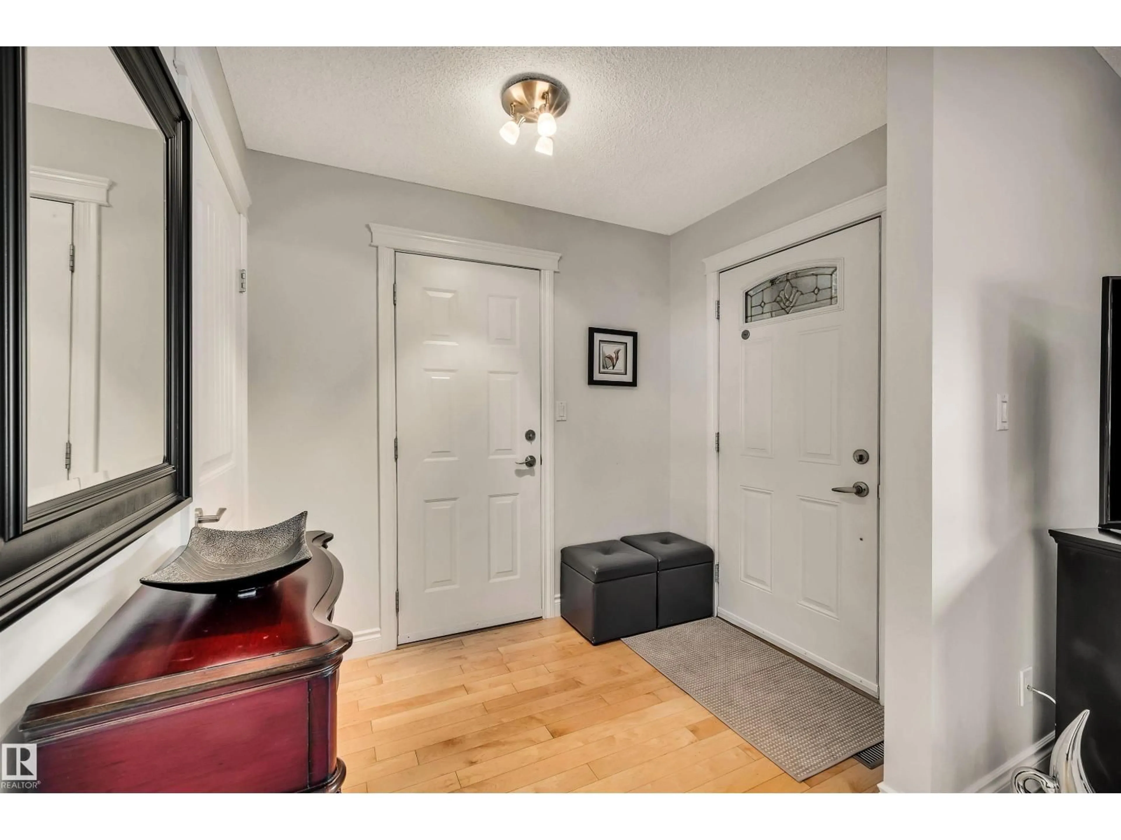 Indoor entryway for NW - 9958 176 AV, Edmonton Alberta T5X5W1
