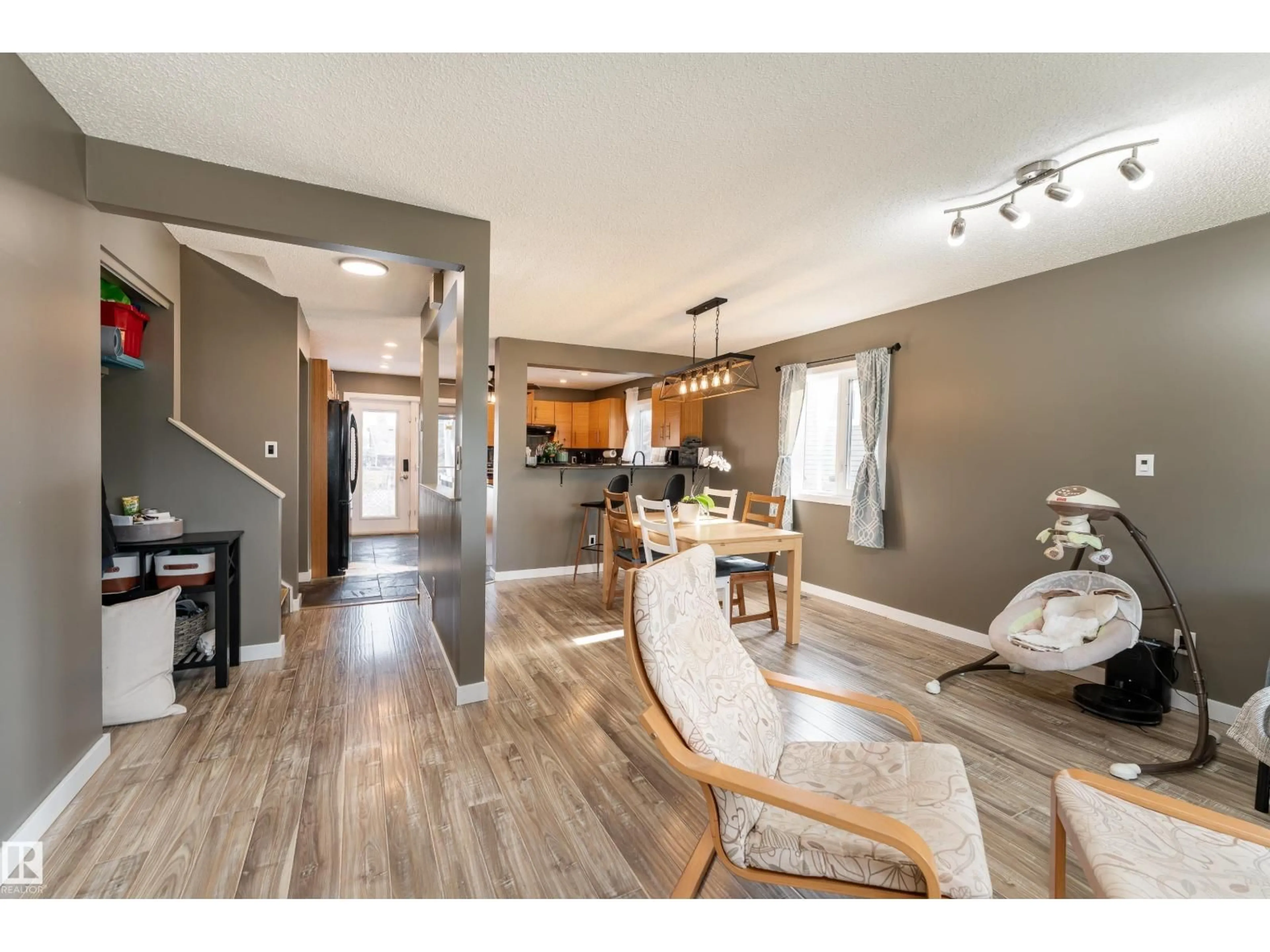 Unknown for 18424 57 AV, Edmonton Alberta T6M1Y2