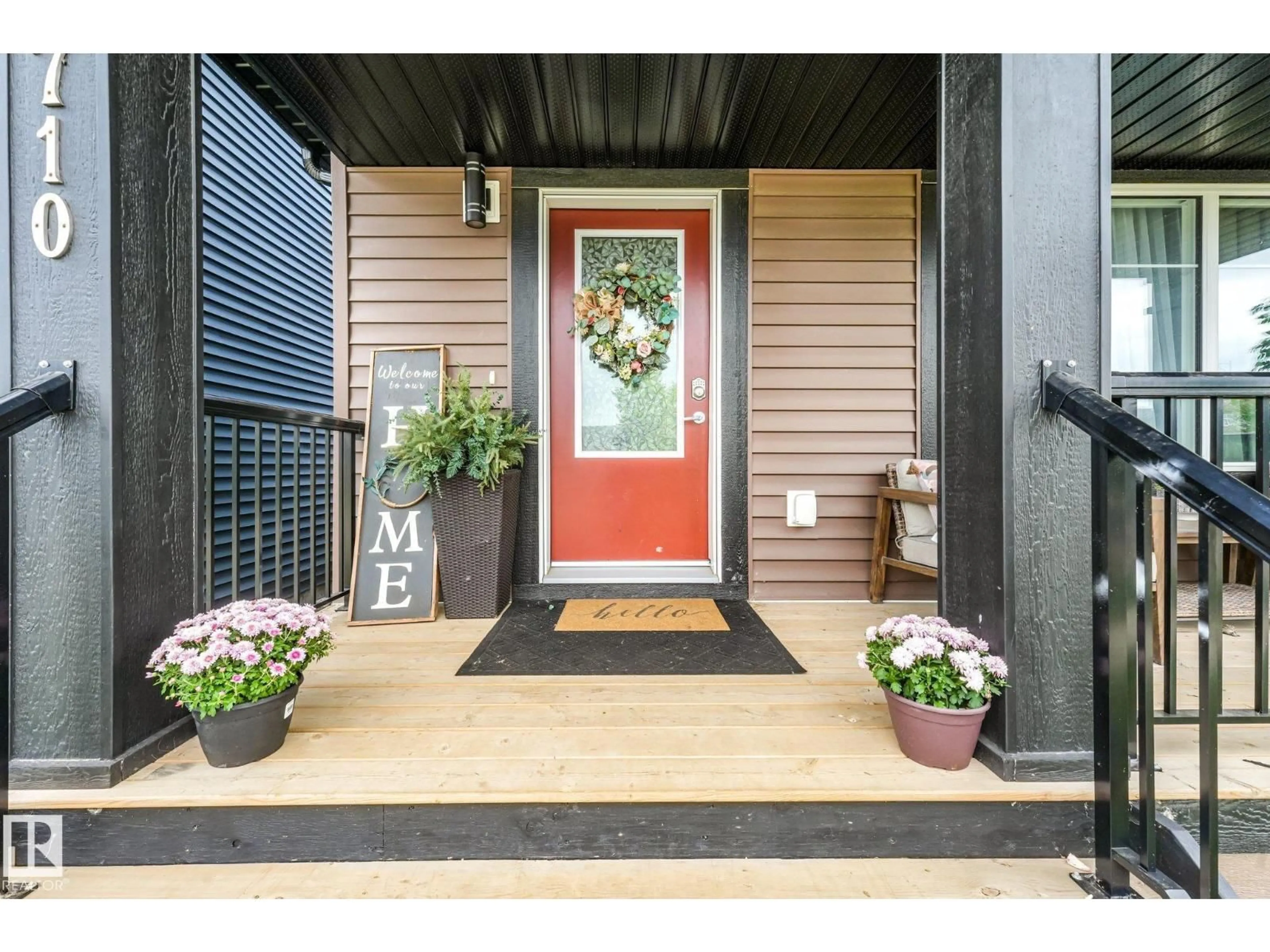 Indoor entryway for LI SW - 1710 GRAYDON HILL LINK, Edmonton Alberta T6W4C6