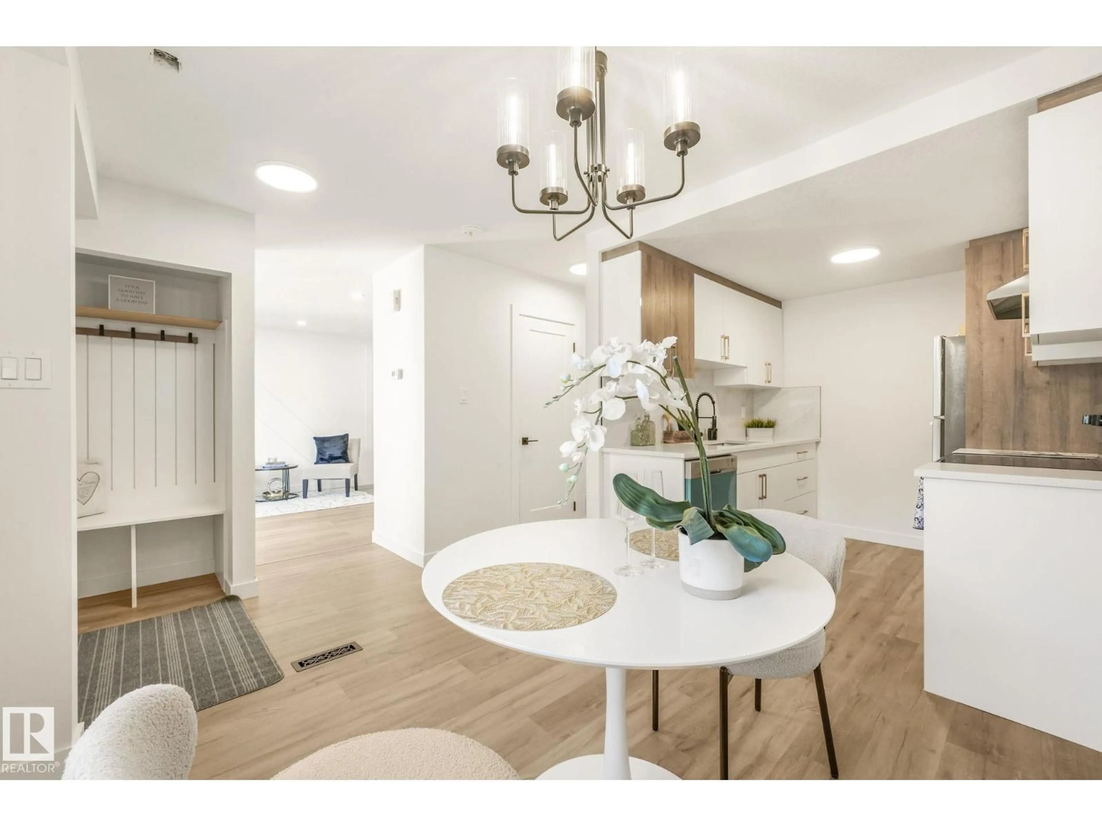 Open concept kitchen, unknown for 199B HOMESTEAD CR, Edmonton Alberta T5A2Y2