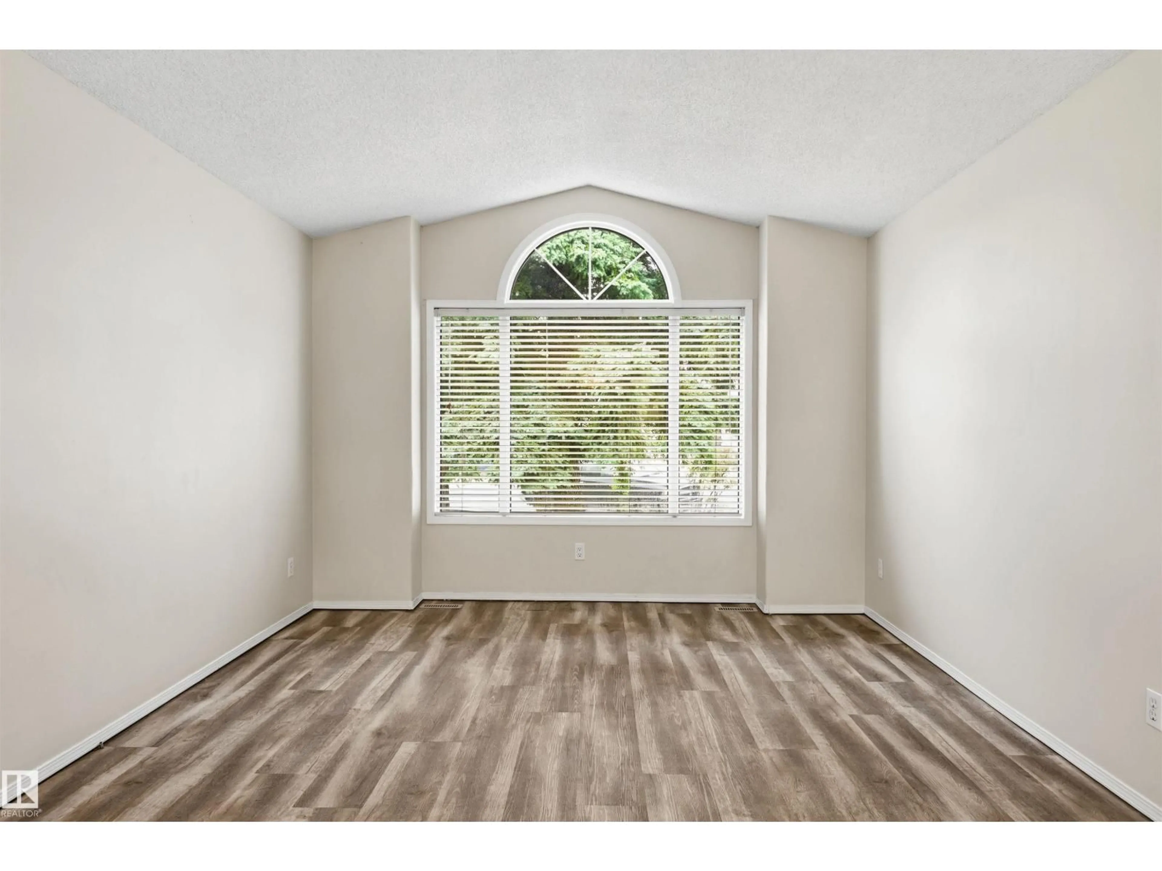 A pic of a room for 219 BUCHANAN CL, Edmonton Alberta T6R2B7