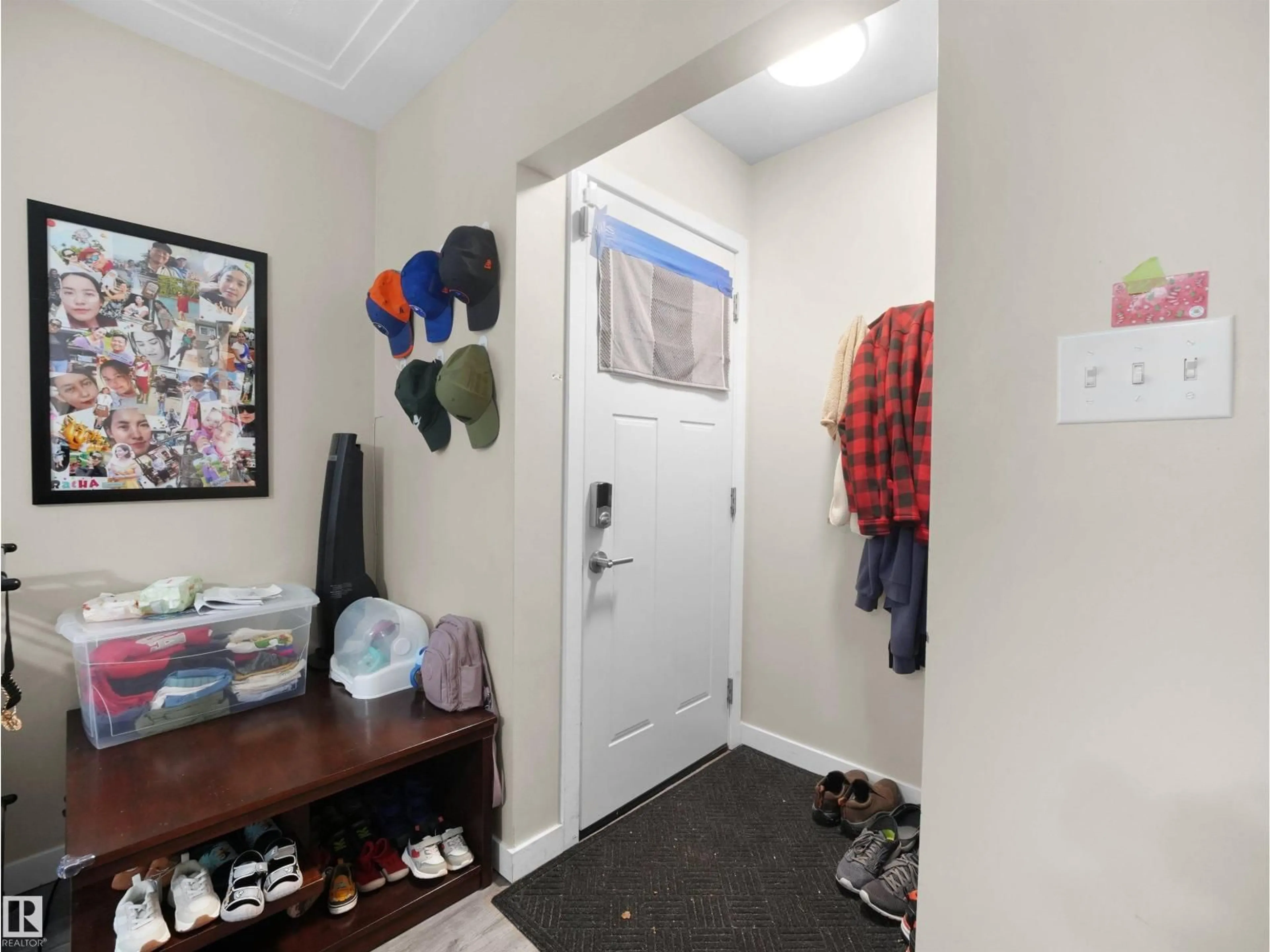 Indoor entryway for NW - 12002 48 ST, Edmonton Alberta T5W2Y8