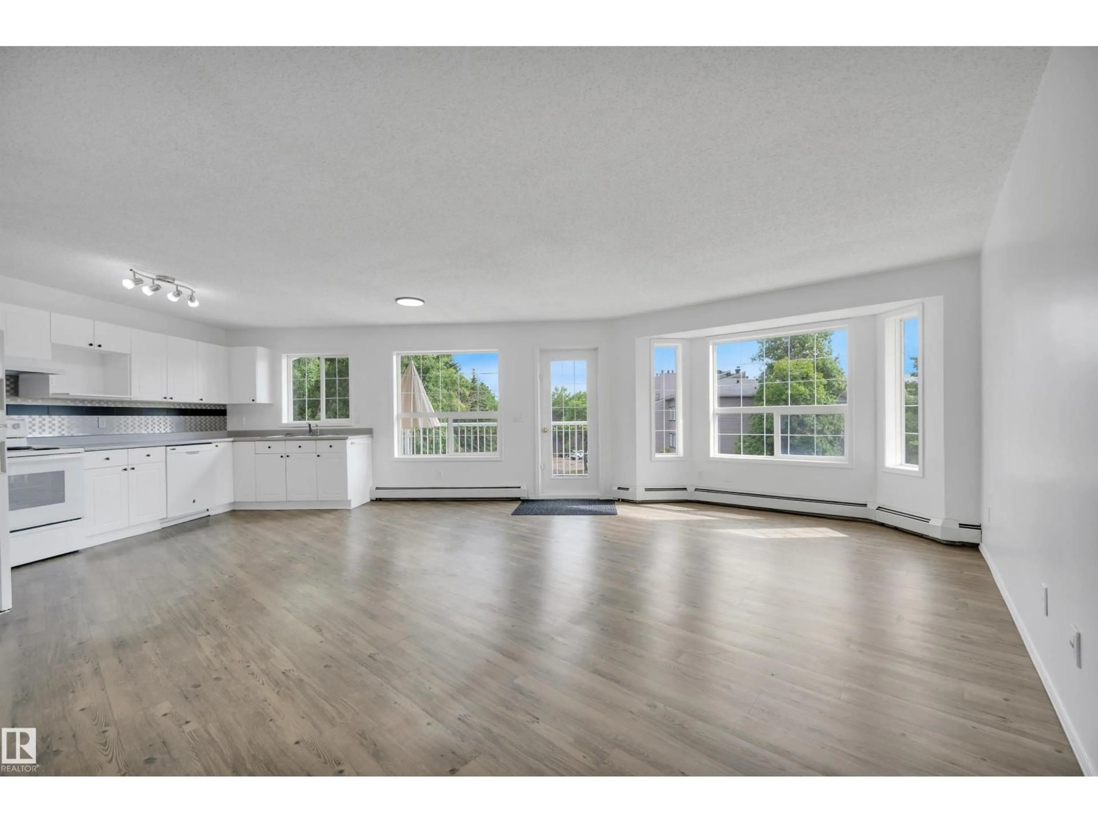 Open concept kitchen, unknown for 305 ALPINE BV, St. Albert Alberta T8N3Y3
