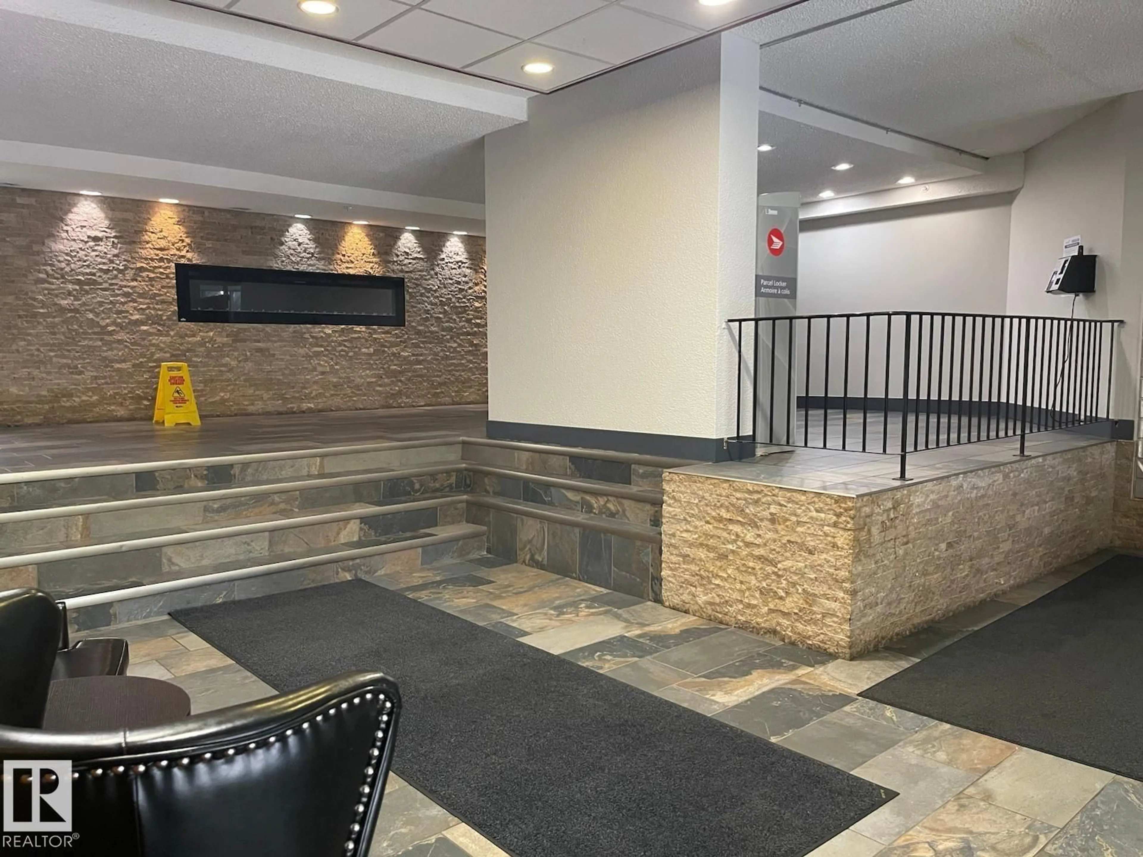 Lobby for 50 8745 165 ST NW, Edmonton Alberta T5R2R7