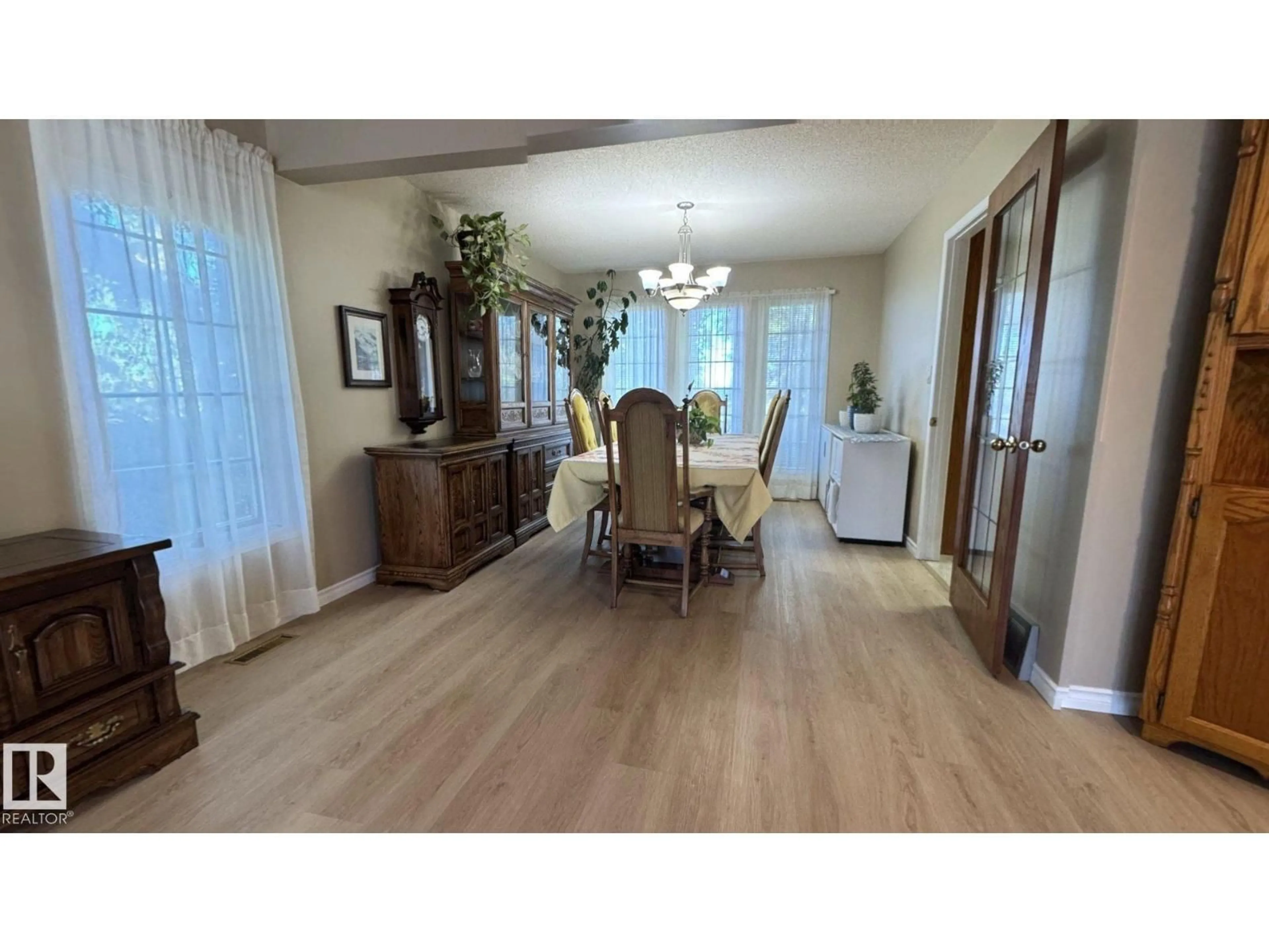 Dining room, wood/laminate floor for 4804 45 ST, Two Hills Alberta T0B4K0