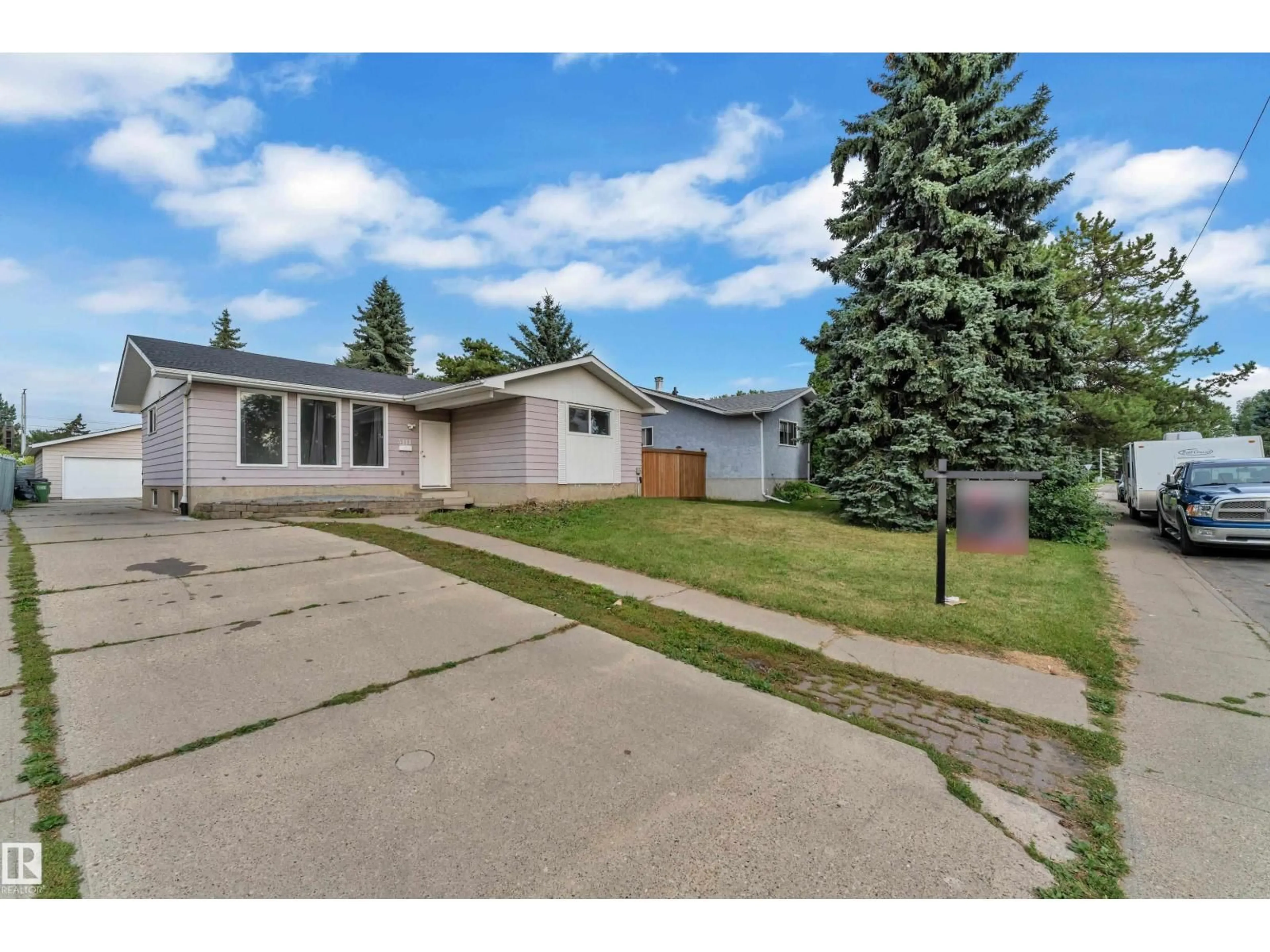 Unknown for 3111 67 ST, Edmonton Alberta T6K1M1