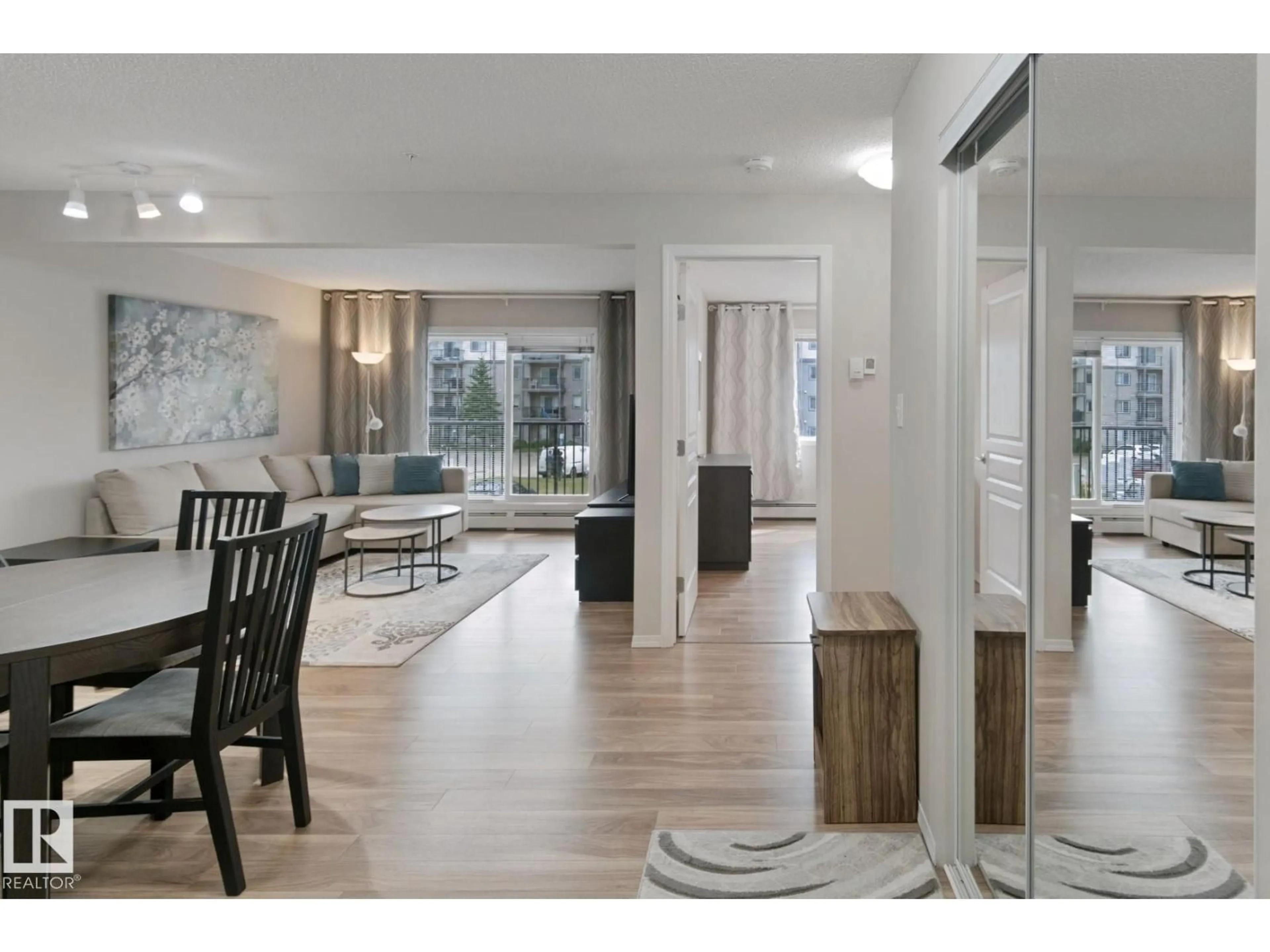 Indoor entryway for 232 - 301 CLAREVIEW STATION DR, Edmonton Alberta T5Y0J4