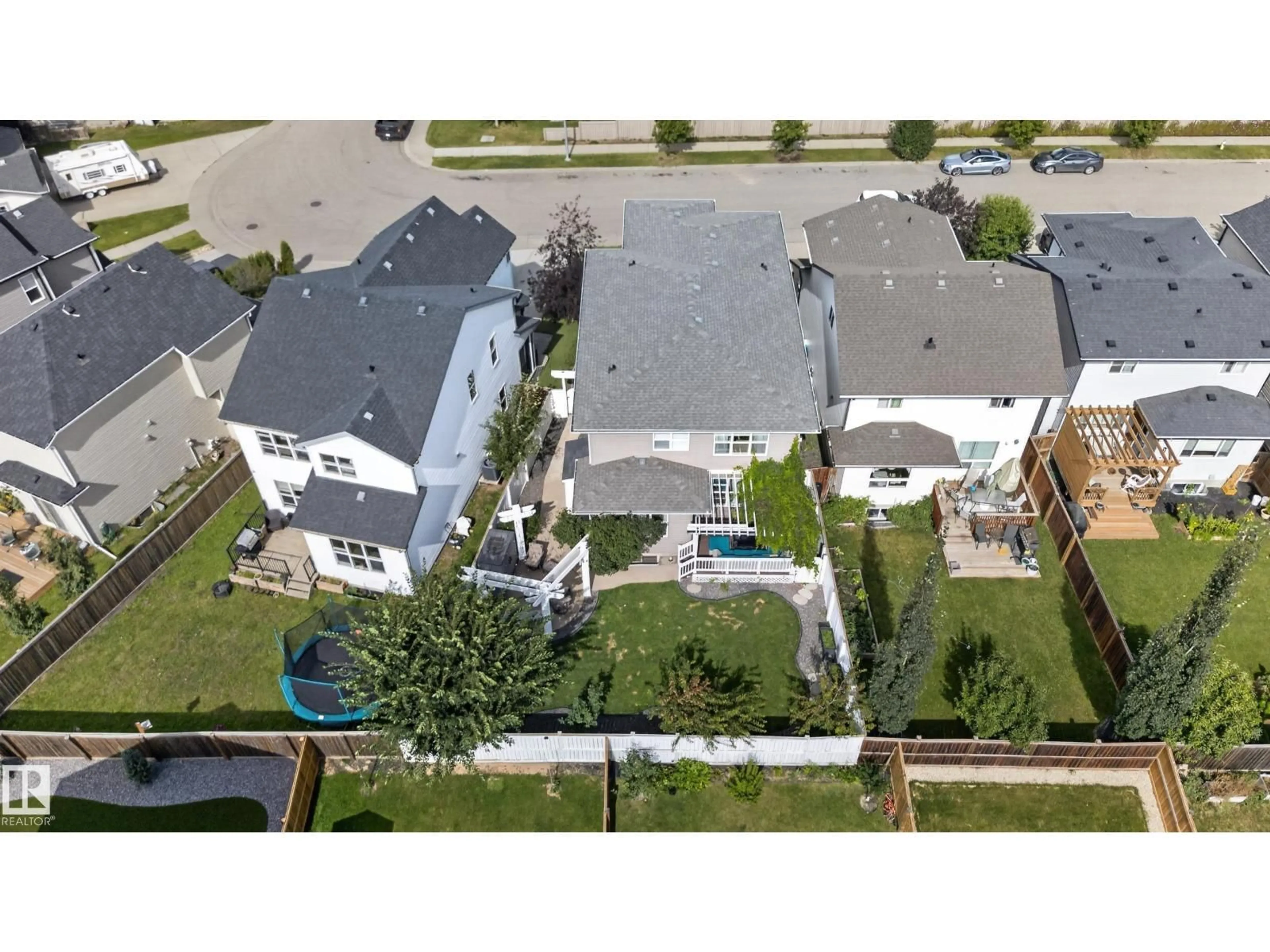 A pic from outside/outdoor area/front of a property/back of a property/a pic from drone, street for 22933 94A AV, Edmonton Alberta T5T7B5