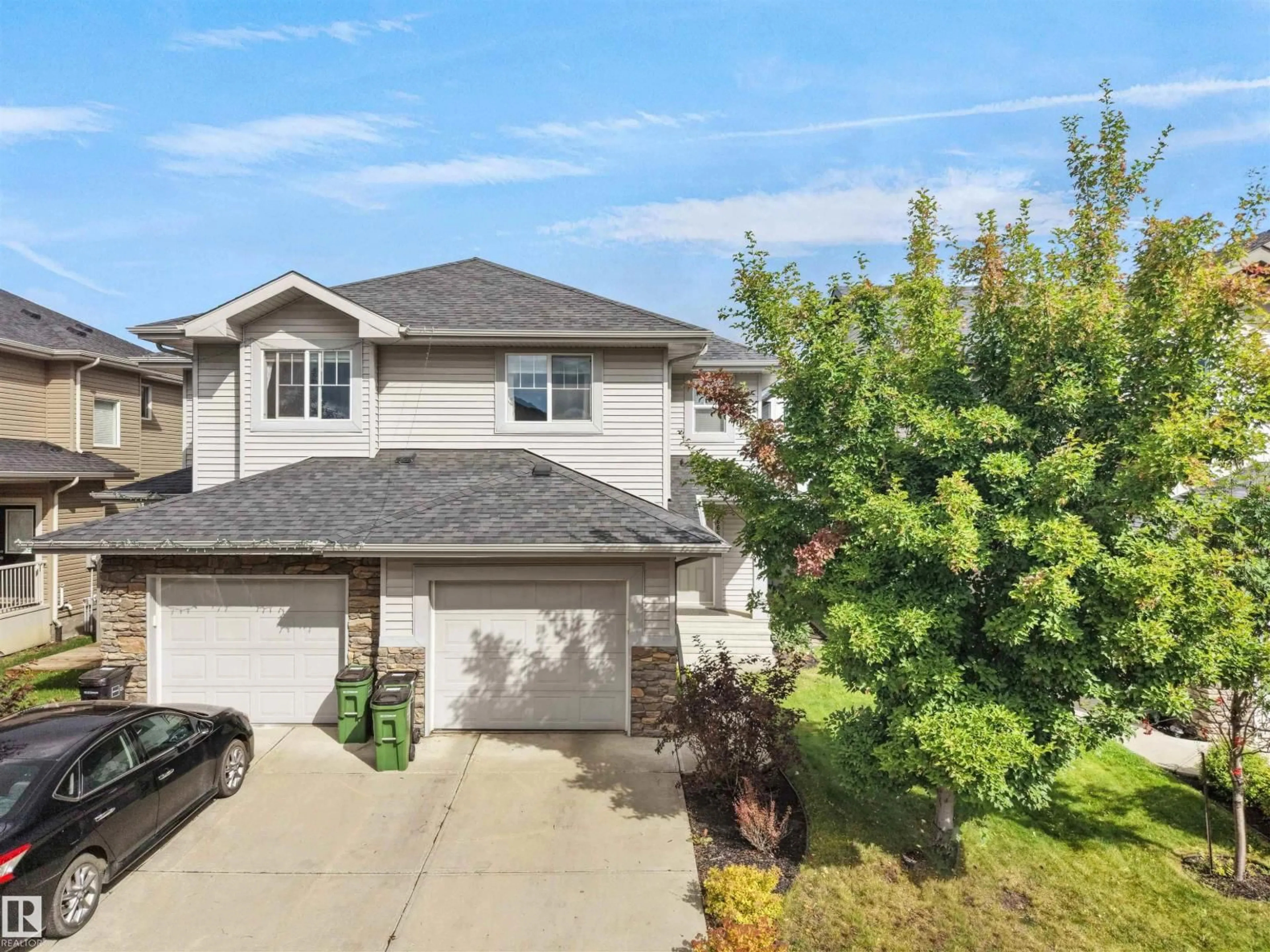 A pic from outside/outdoor area/front of a property/back of a property/a pic from drone, street for 6656 CARDINAL RD, Edmonton Alberta T6W1Y8