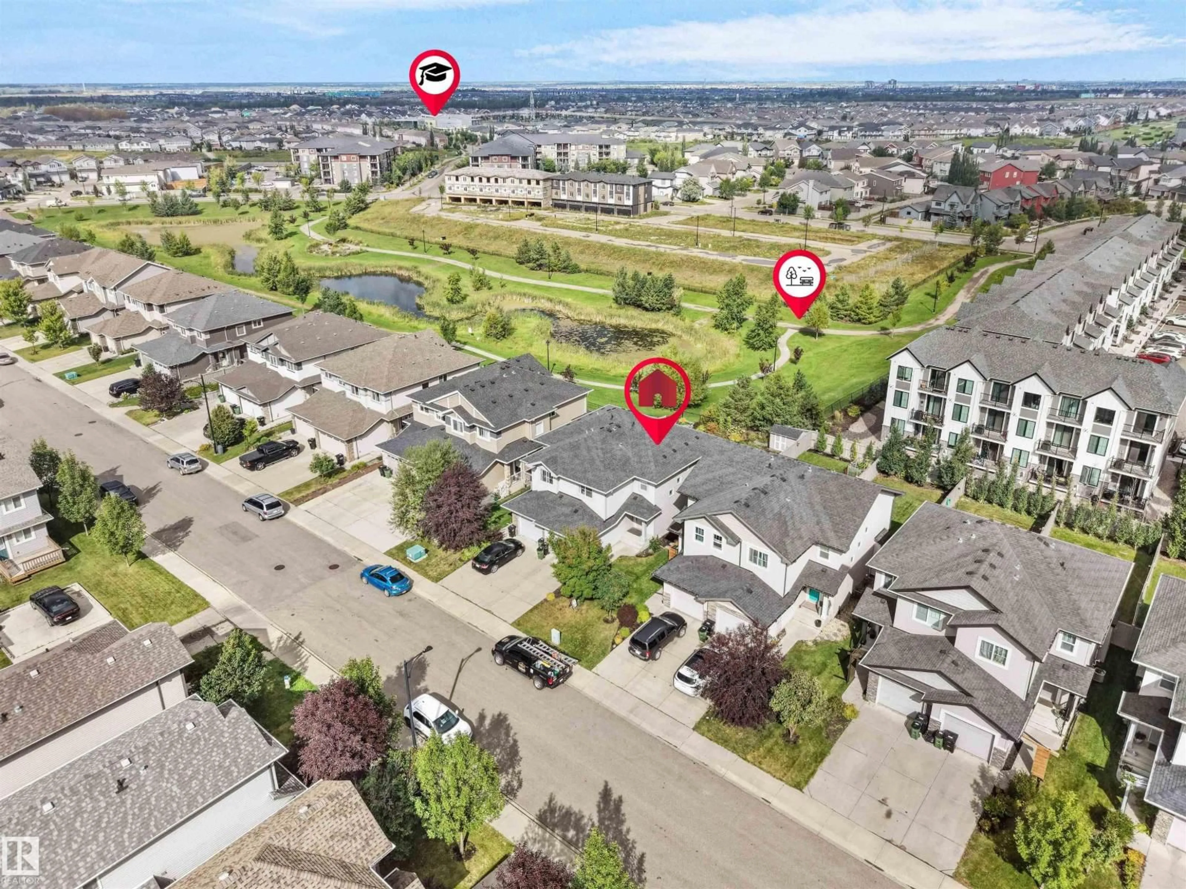 A pic from outside/outdoor area/front of a property/back of a property/a pic from drone, street for 6656 CARDINAL RD, Edmonton Alberta T6W1Y8