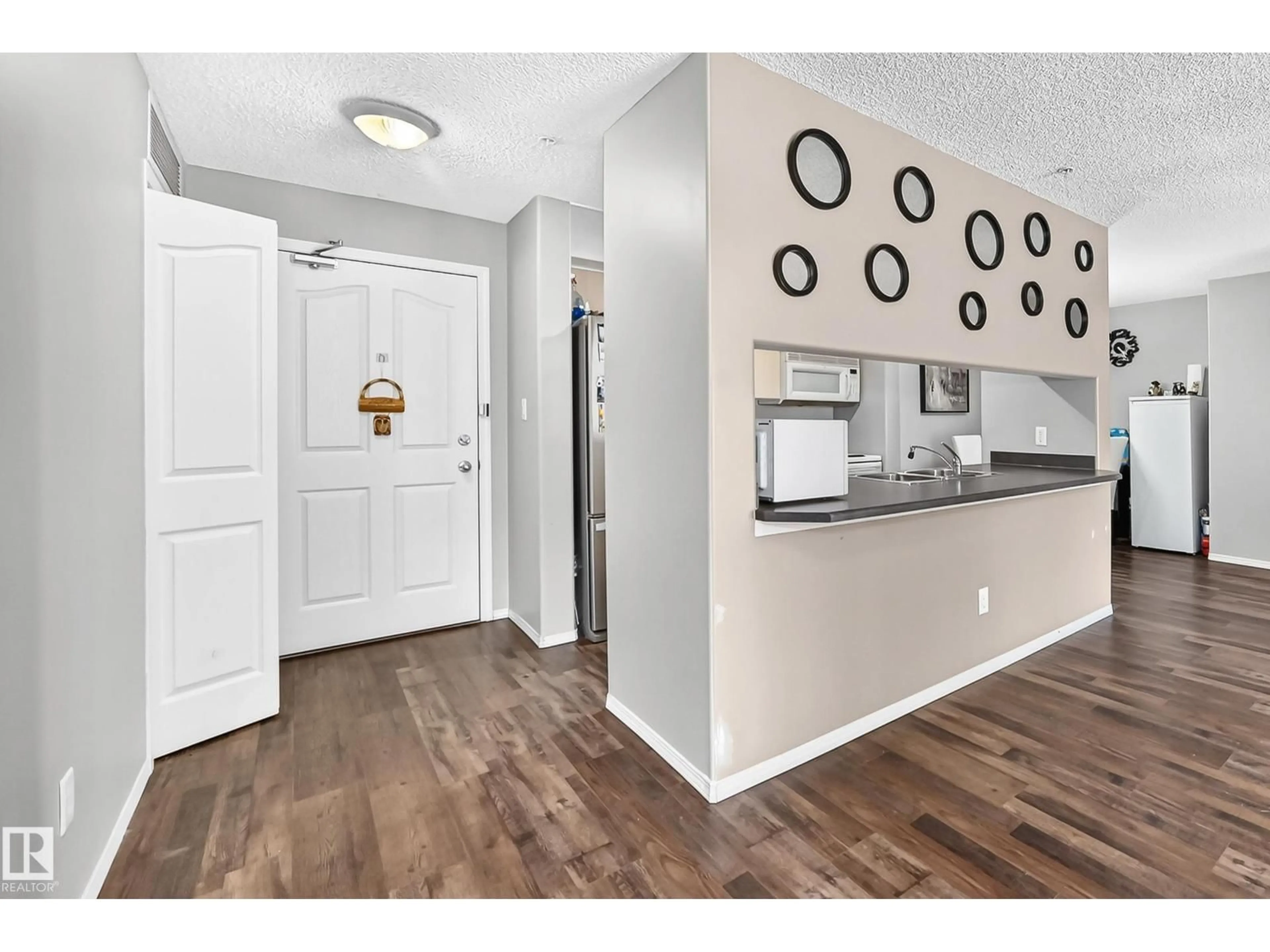 Indoor entryway for NW - 232 16311 95 ST, Edmonton Alberta T5Z3Y5