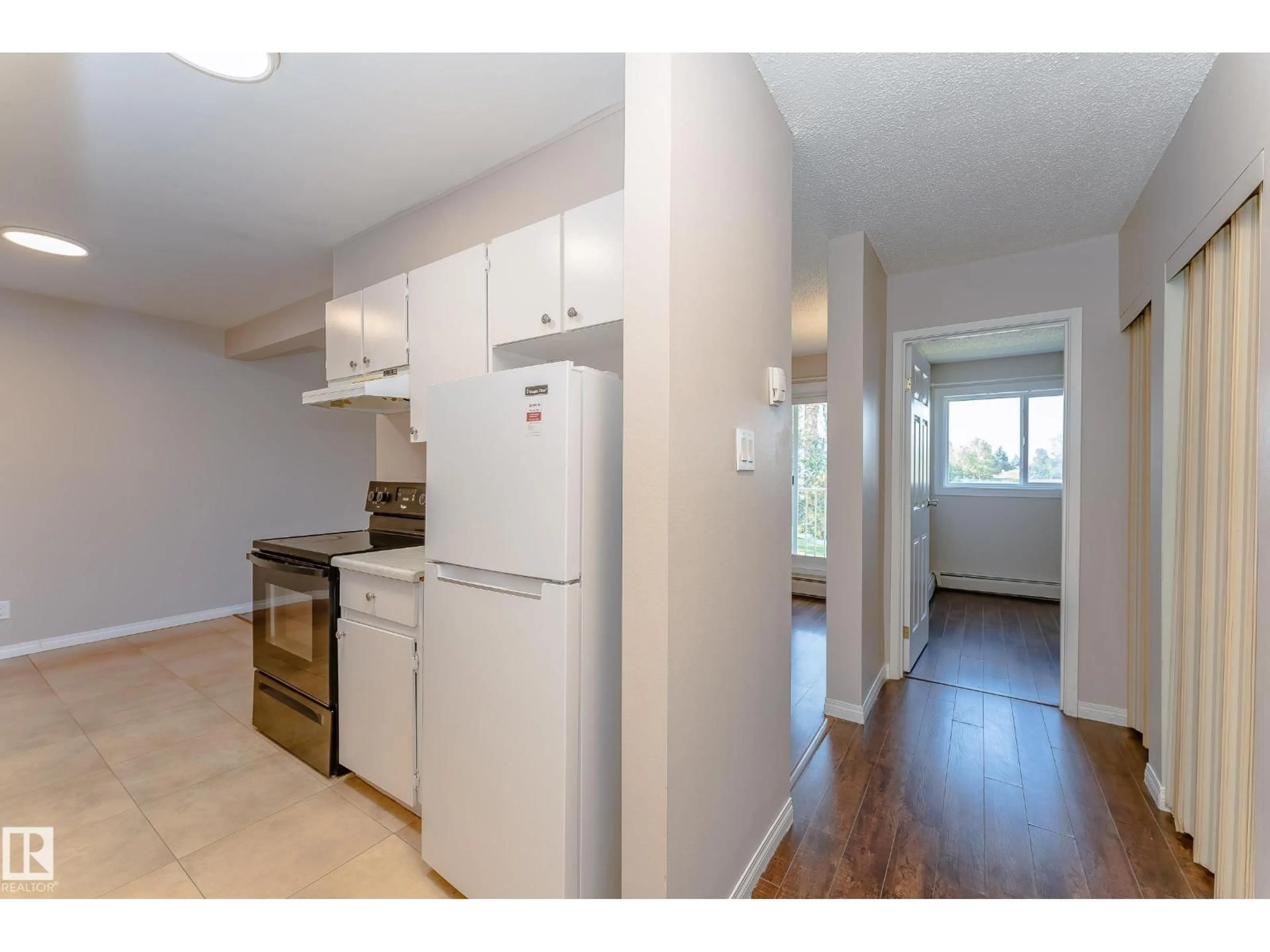 Unknown for 39 - 11245 31 AVENUE NW, Edmonton Alberta T5J4G8