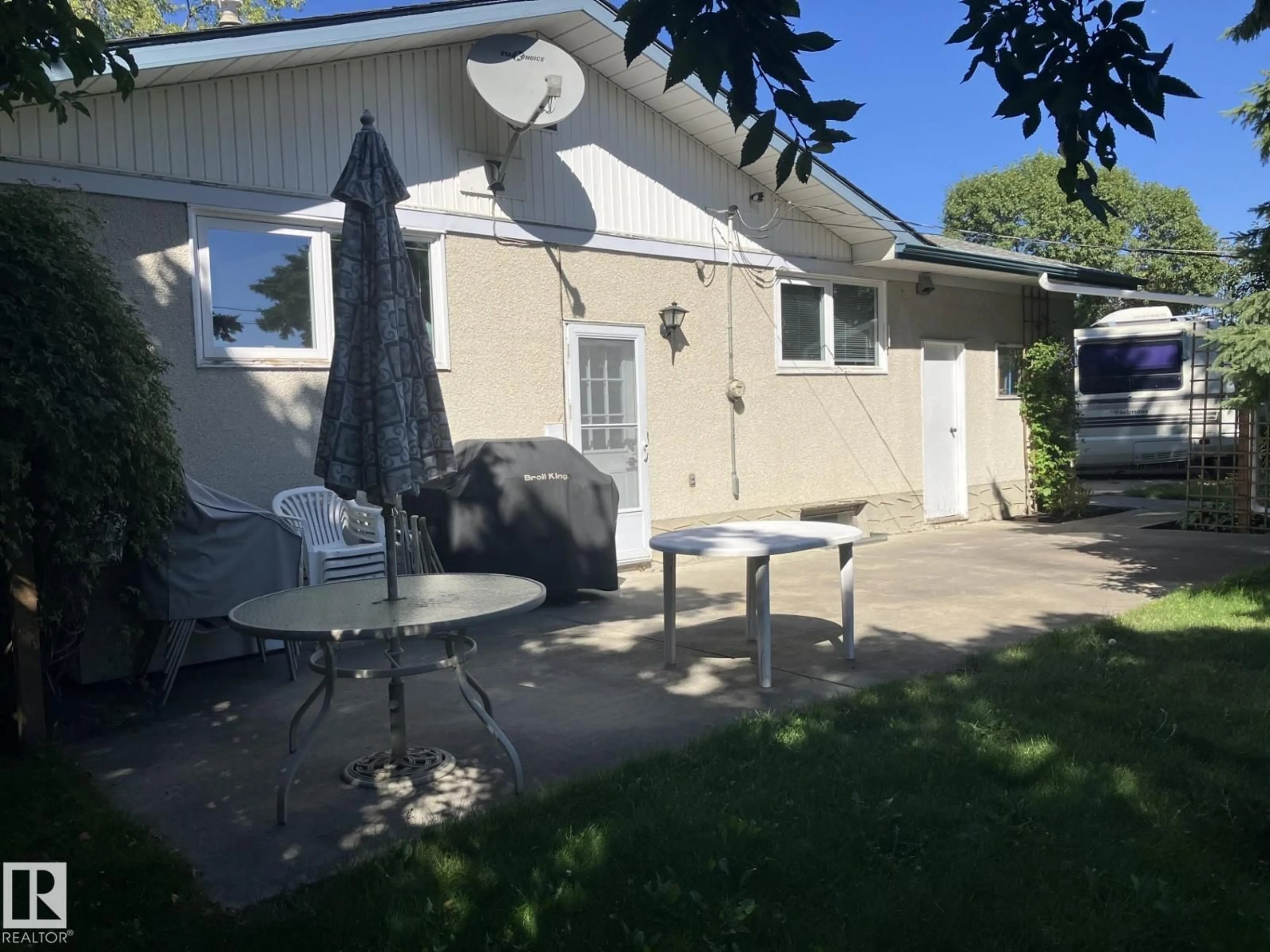 Patio, street for 48 IVY CRESCENT, Sherwood Park Alberta T8A1W4