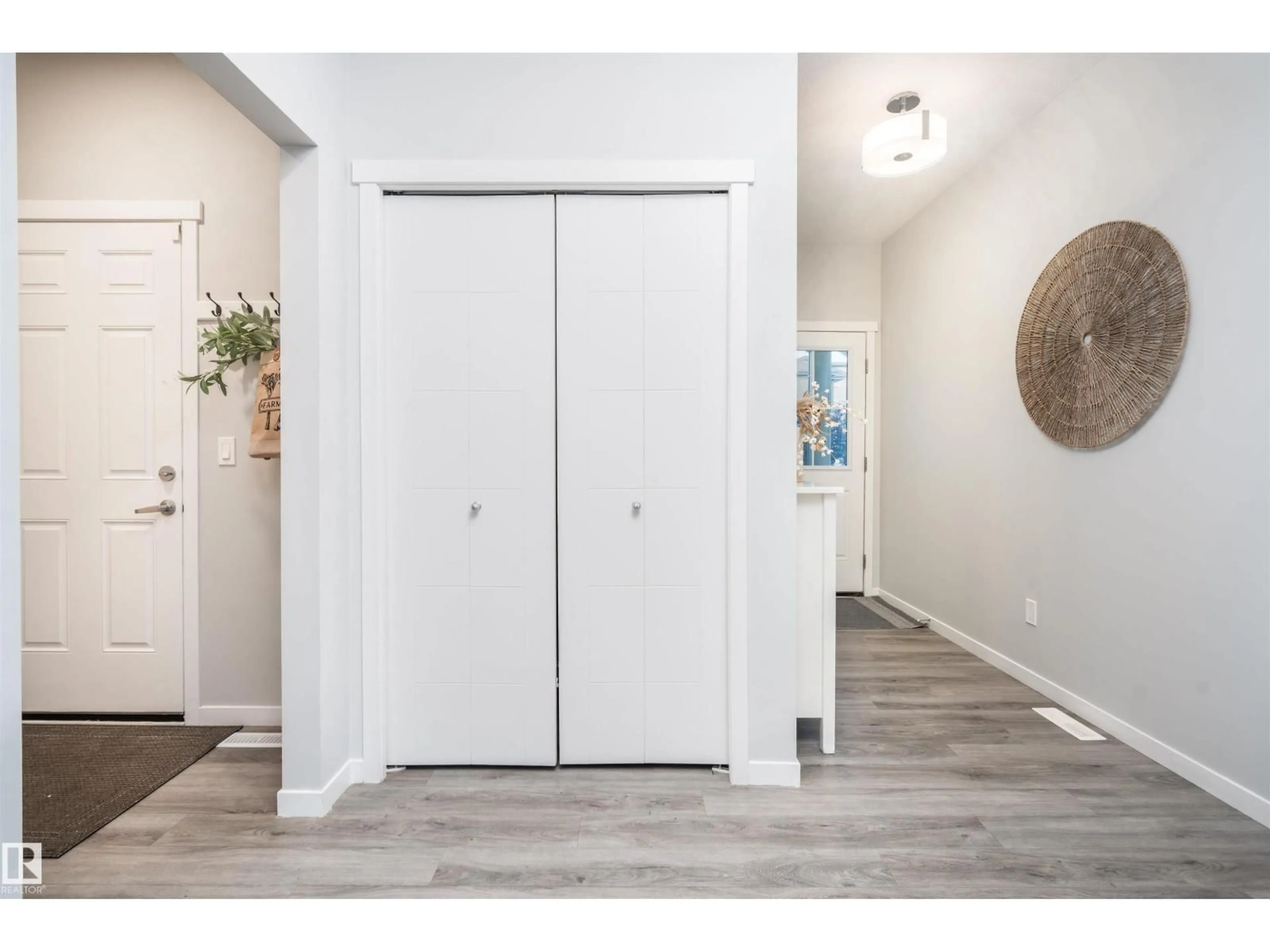 Indoor entryway for NW - 9232 224 ST, Edmonton Alberta T5T7L9