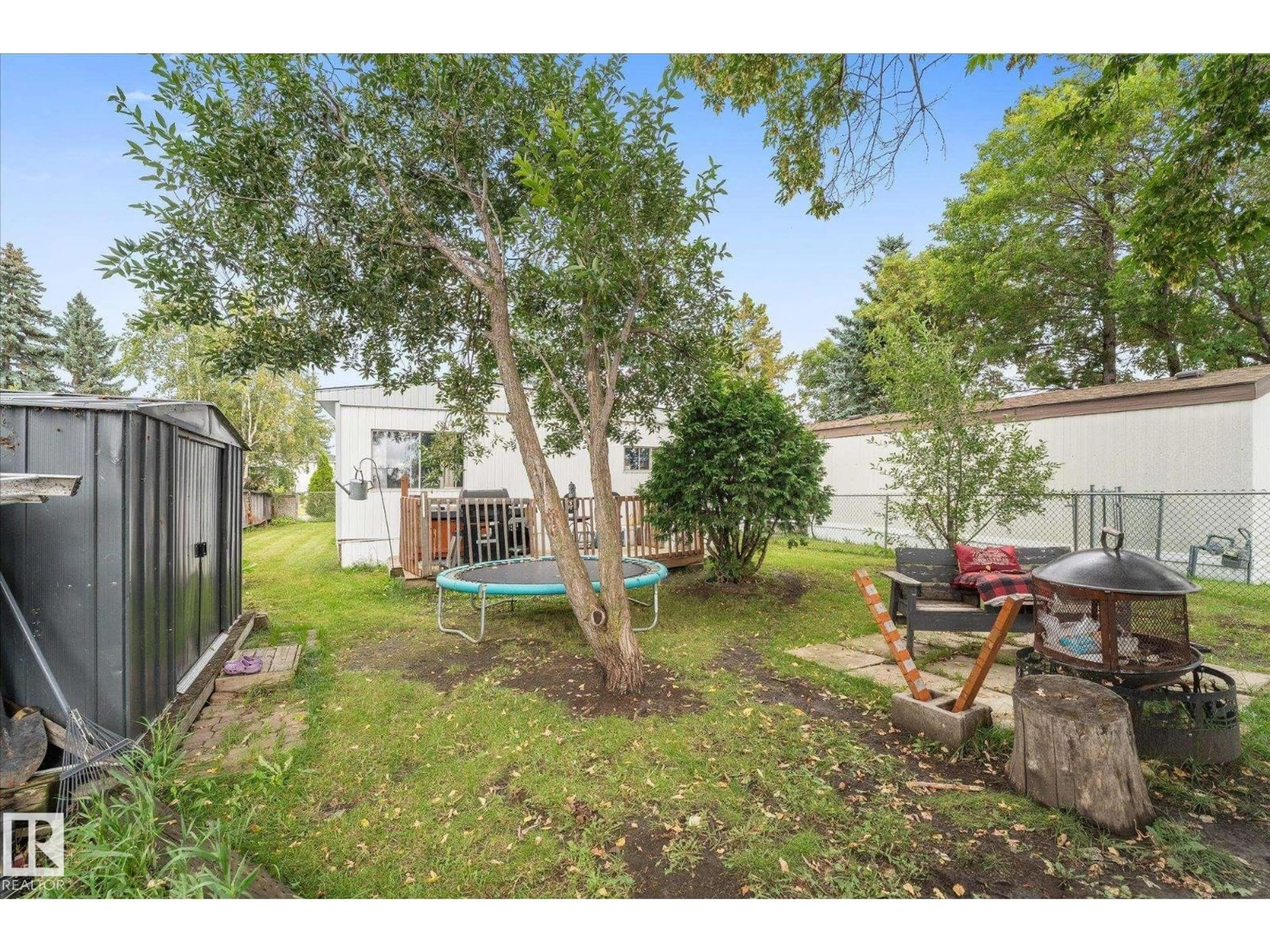 A pic from outside/outdoor area/front of a property/back of a property/a pic from drone, unknown for 53222 - 511 RANGE ROAD 272, Rural Parkland County Alberta T7X3P5
