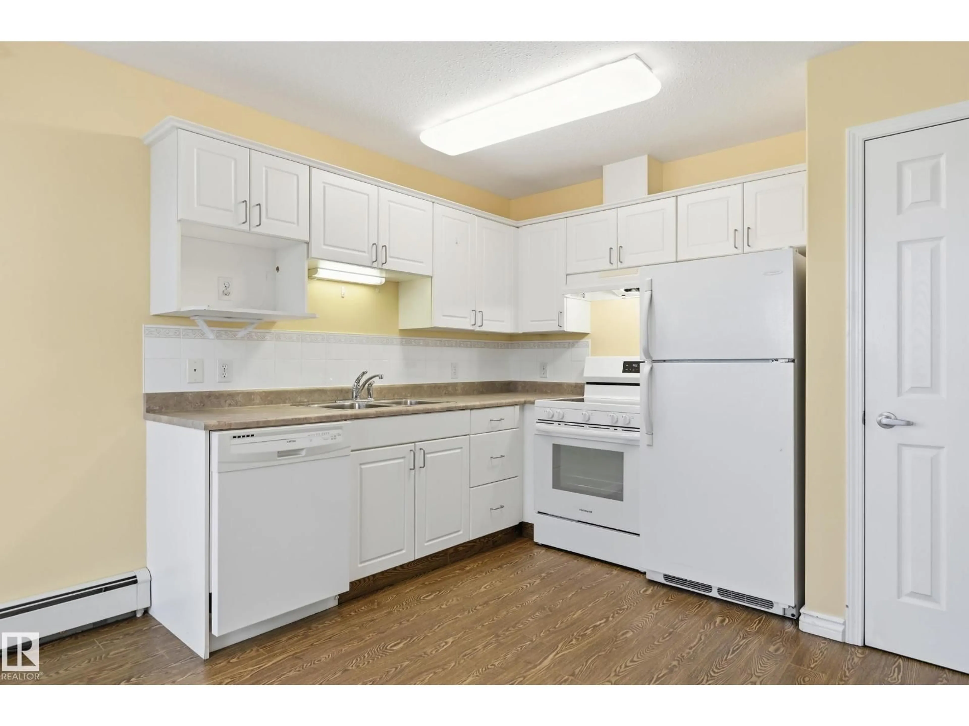 Standard kitchen, unknown for #416 - 8802 SOUTHFORT DR, Fort Saskatchewan Alberta T8L4R6