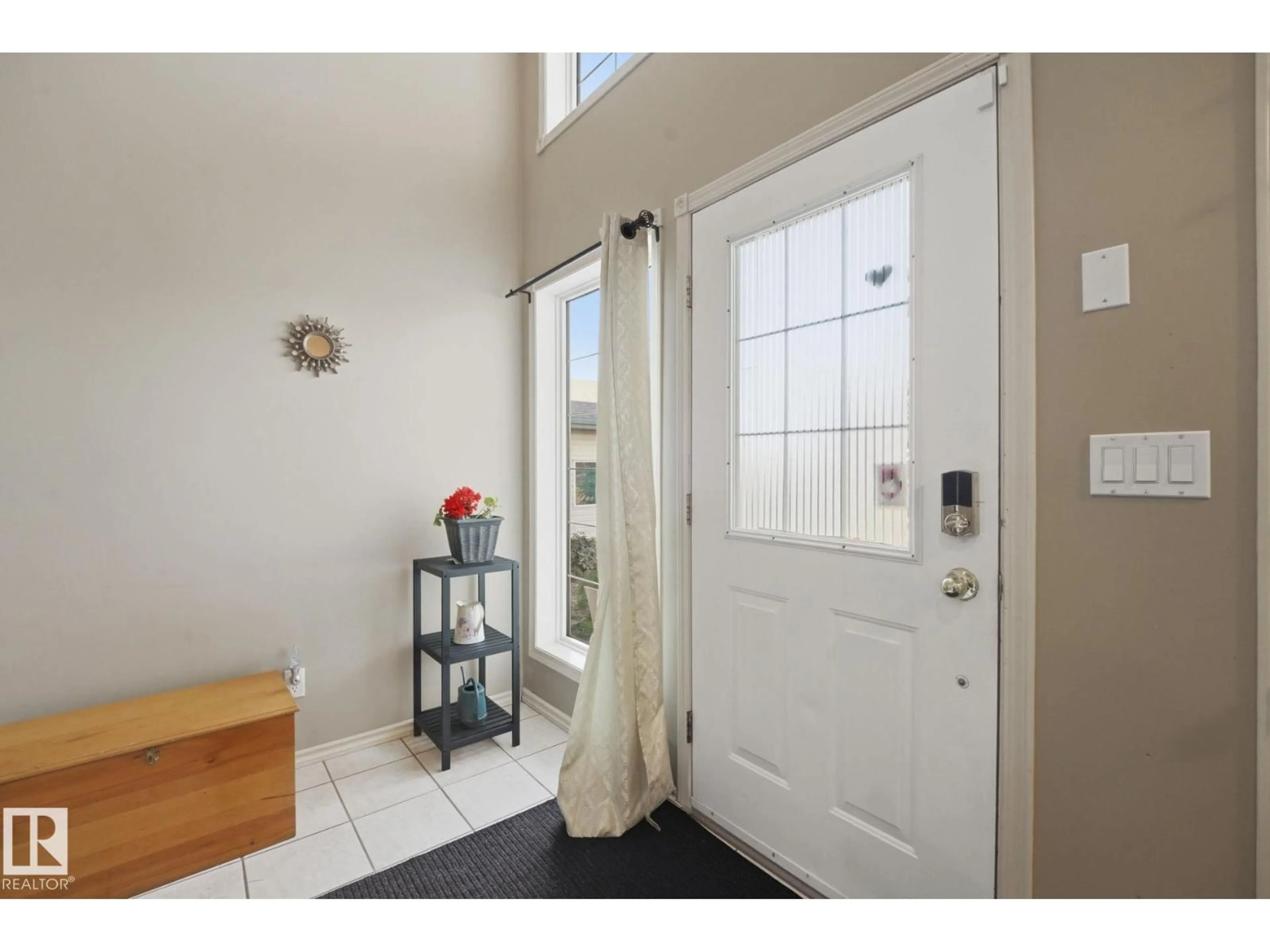 Indoor entryway for 5132 157 AV, Edmonton Alberta T5Y2X5