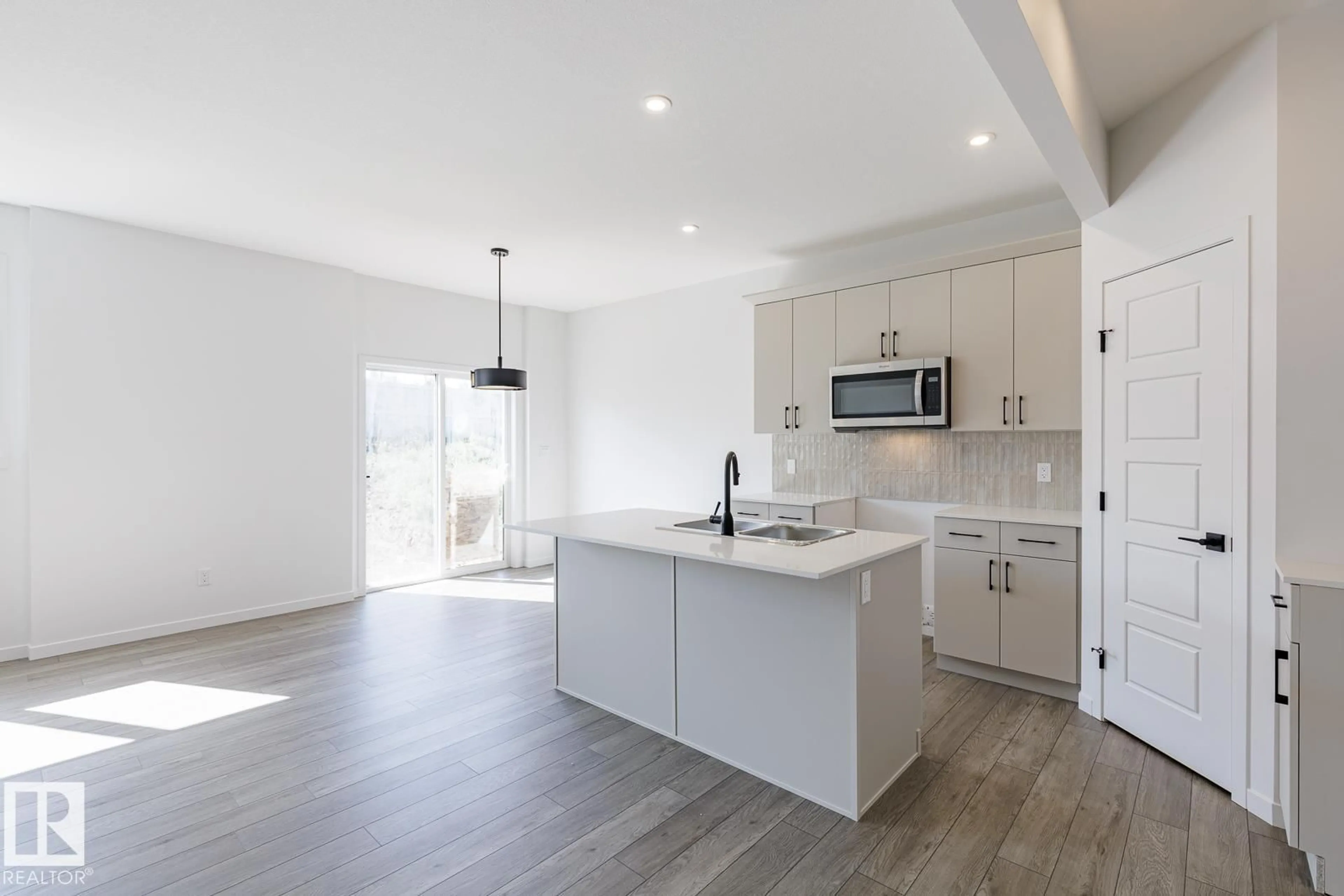 Open concept kitchen, unknown for 89 SILVERSTONE DR, Stony Plain Alberta T7Z0E8