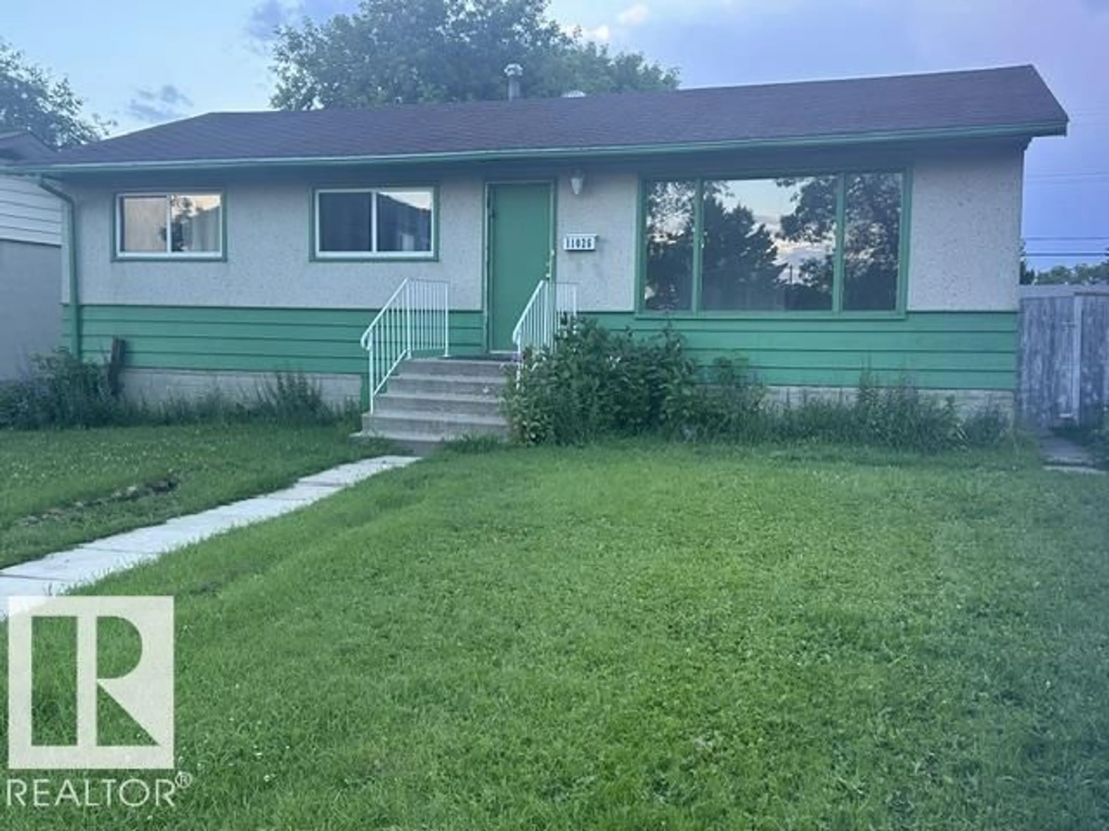 Unknown for NW - 11026 155 ST, Edmonton Alberta T5P2N3