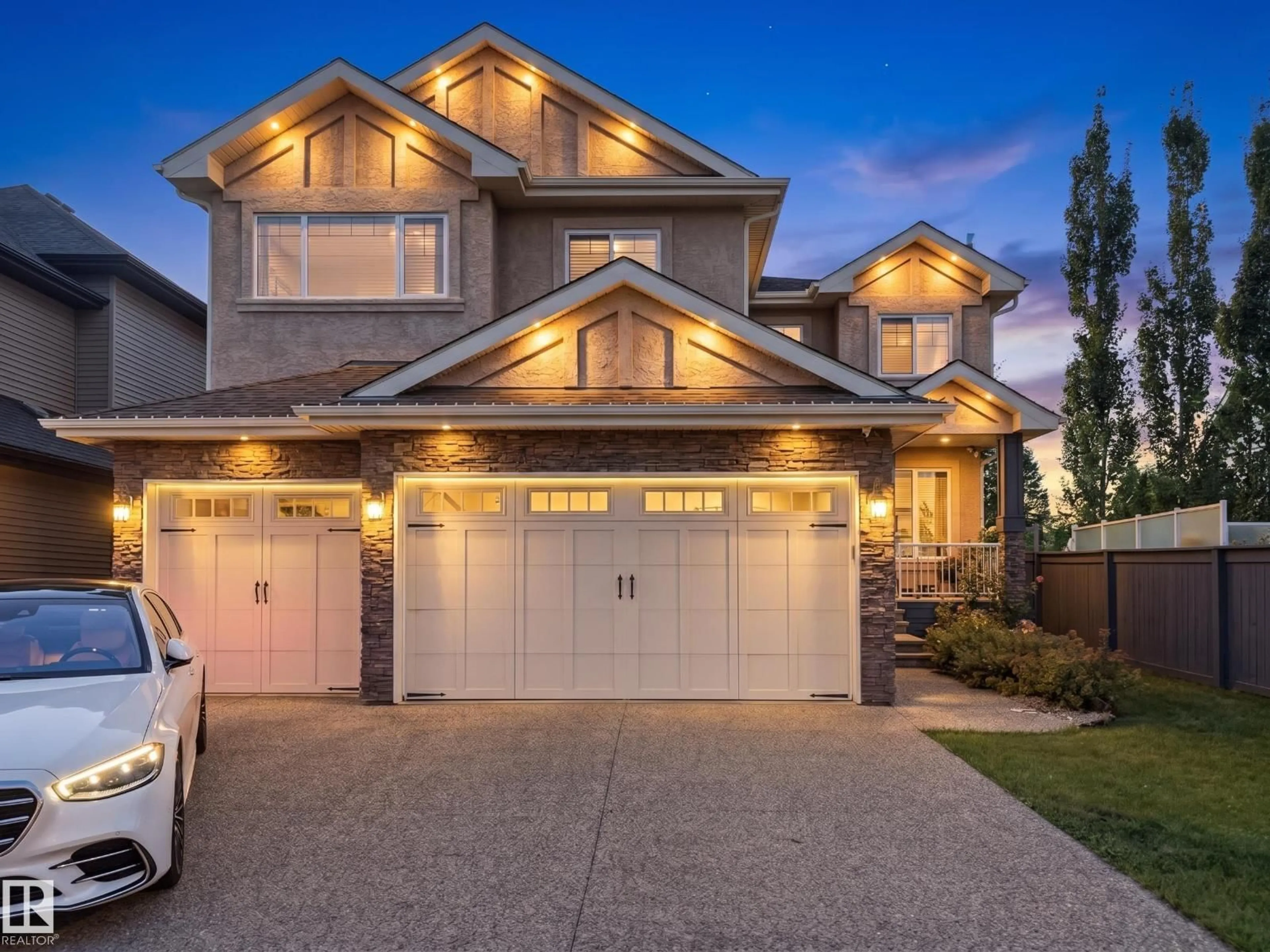 Home with vinyl exterior material, street for 5410 MCLUHAN EN, Edmonton Alberta T6R0P8
