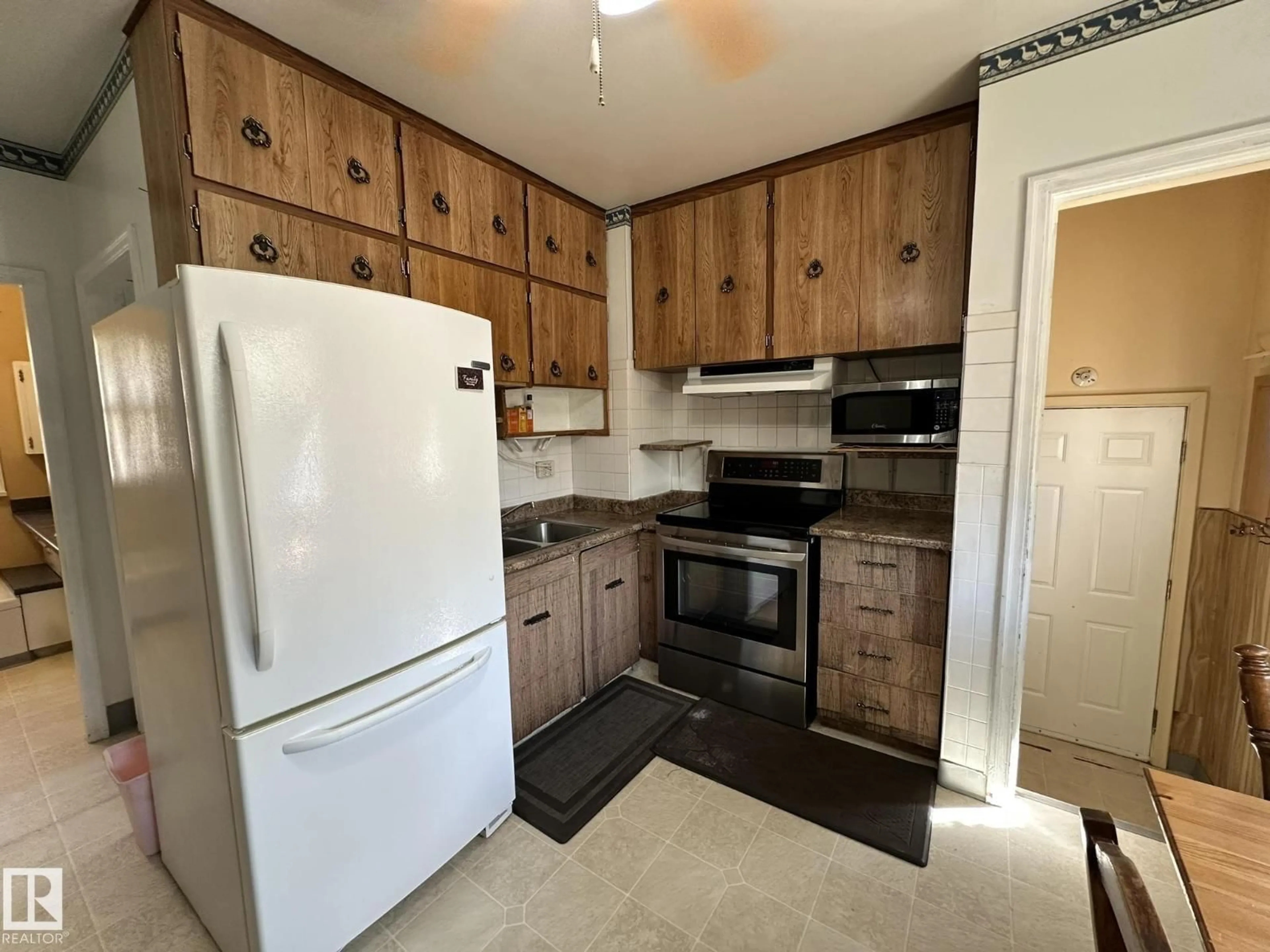 Standard kitchen, unknown for 291 WHITE EARTH ST, Smoky Lake Town Alberta T0A3C0