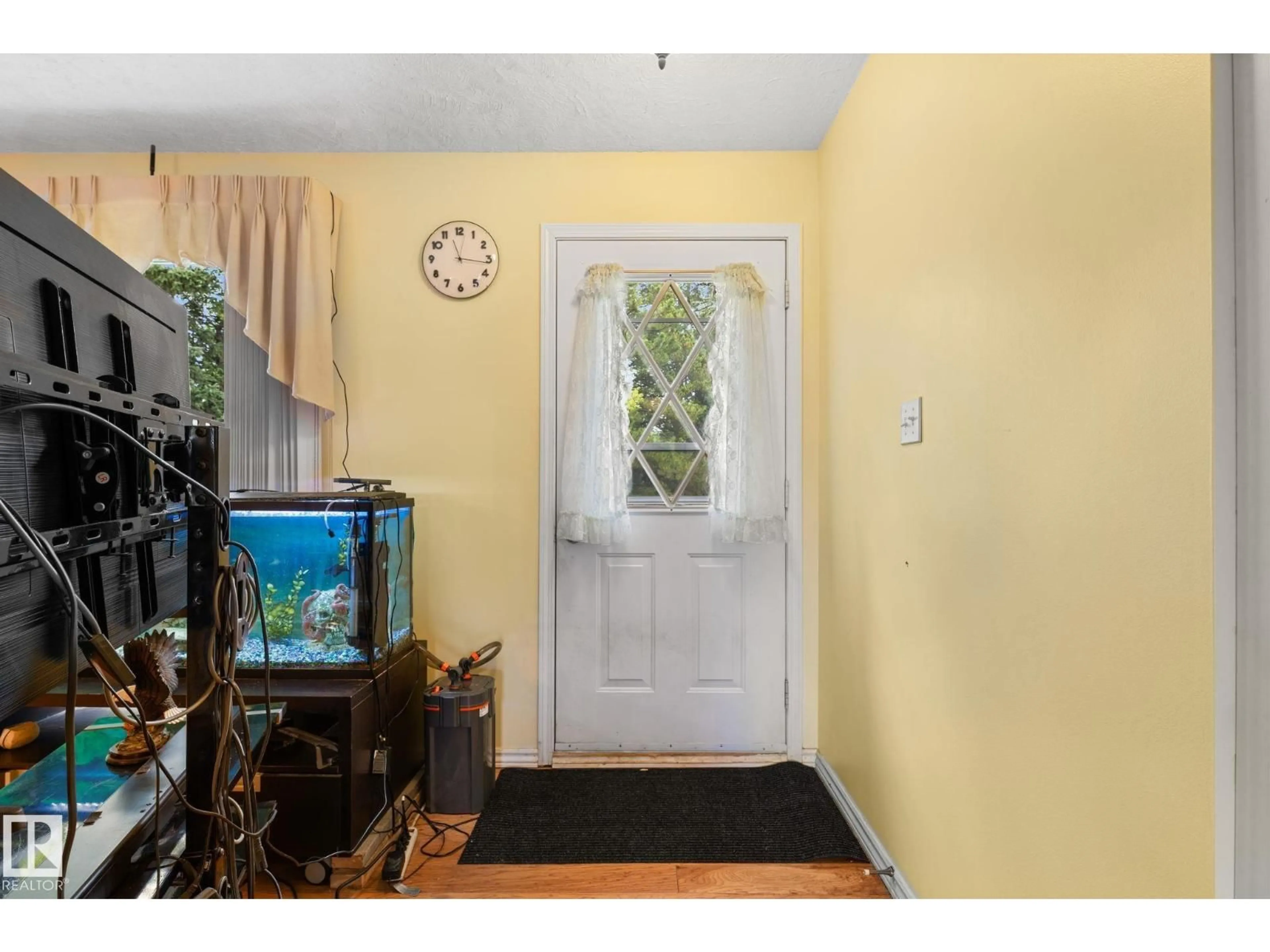 Indoor entryway for 51559 - 266 RGE ROAD 225, Sherwood Park Alberta T8C1H5