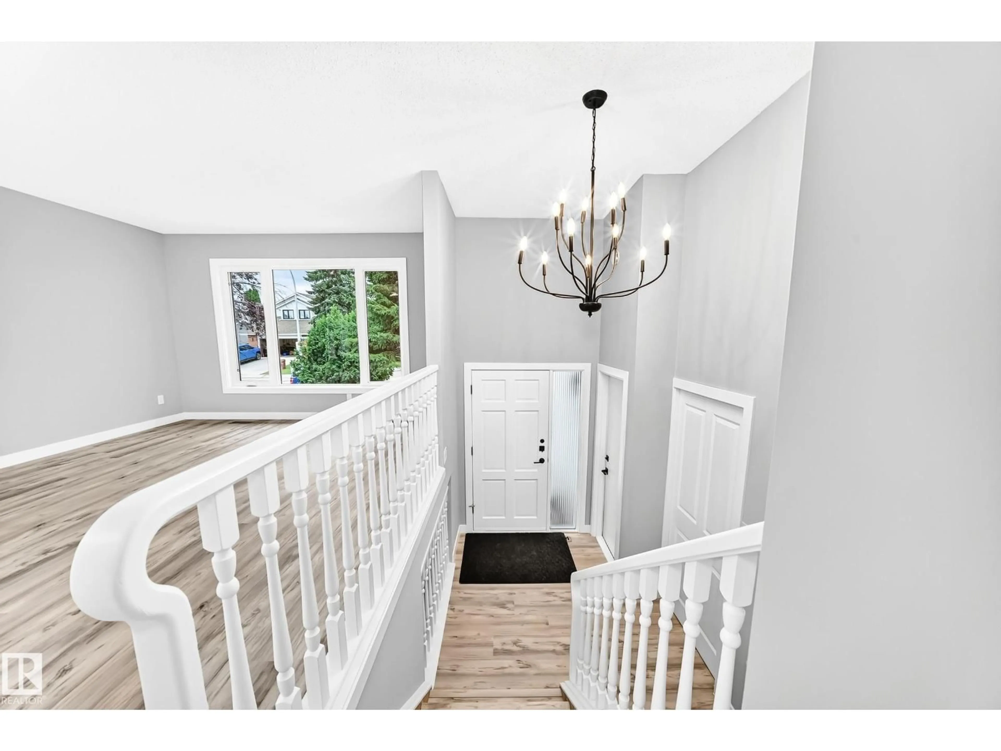 Indoor entryway for 26 GREENRIDGE DR, Sherwood Park Alberta T8A5G3
