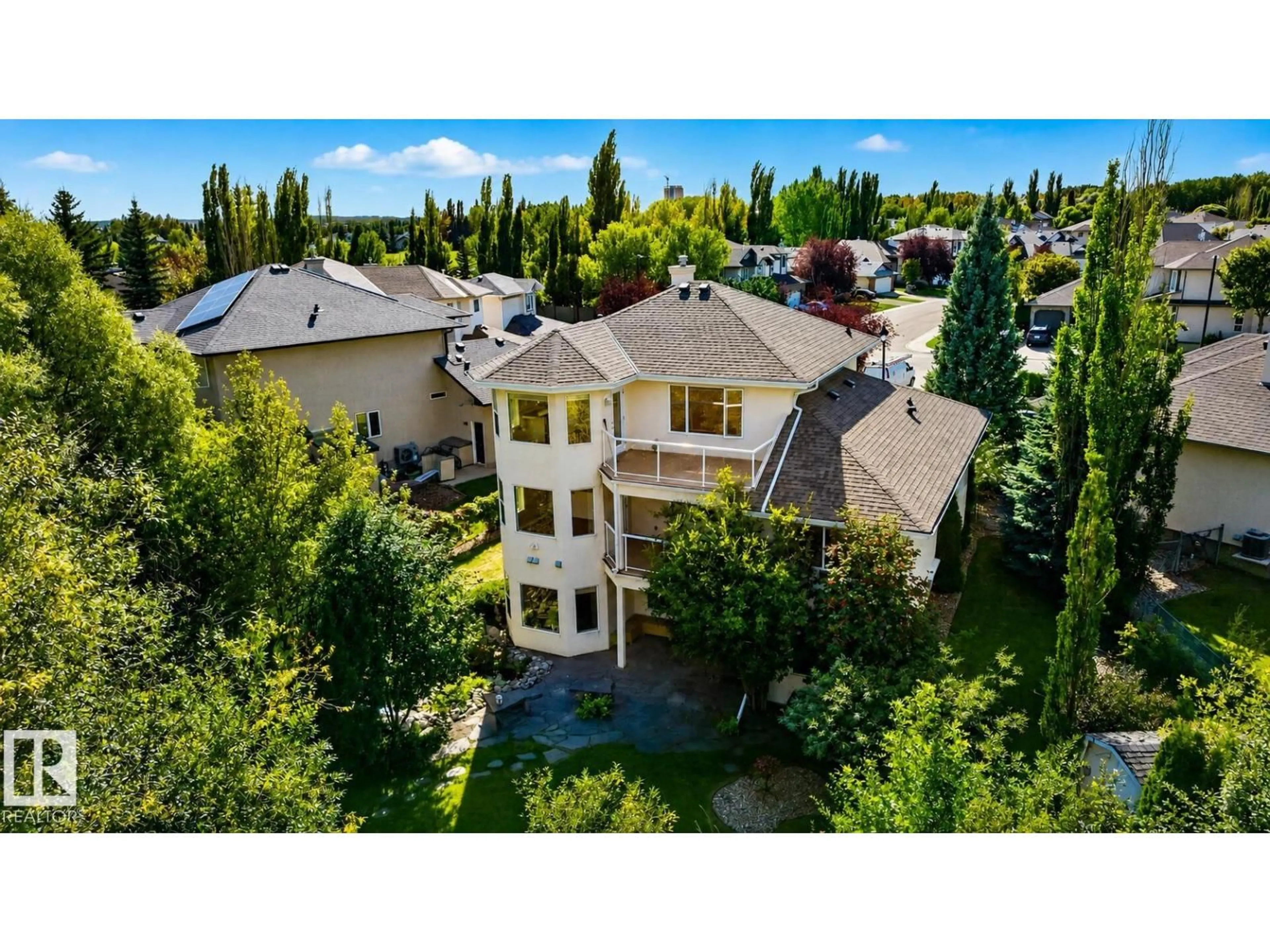 A pic from outside/outdoor area/front of a property/back of a property/a pic from drone, unknown for 941 PICARD DR, Edmonton Alberta T5T6N6