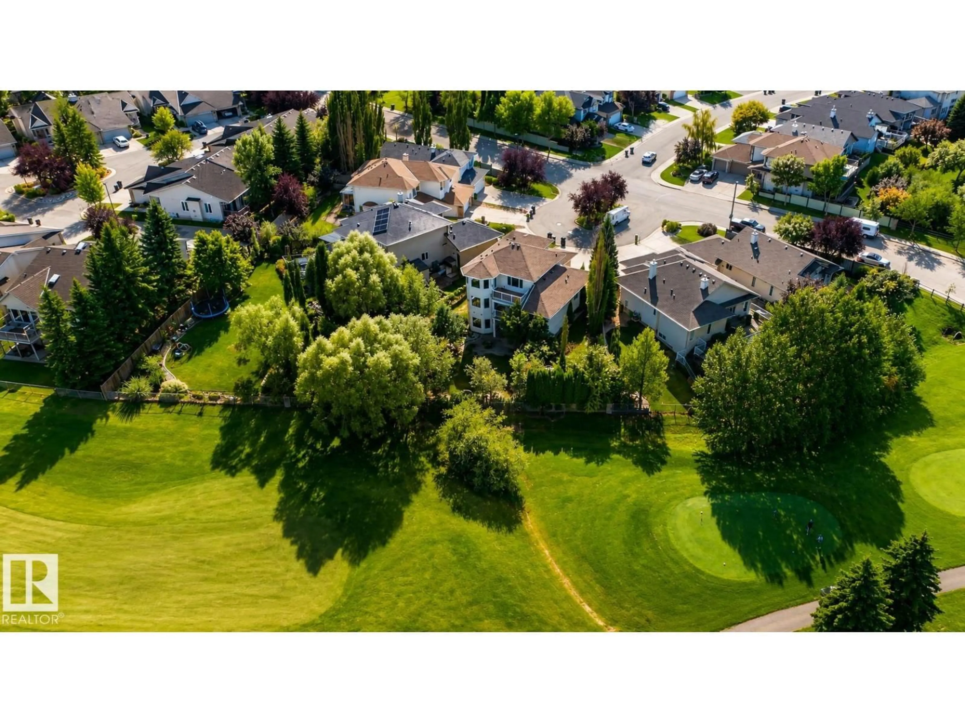 A pic from outside/outdoor area/front of a property/back of a property/a pic from drone, unknown for 941 PICARD DR, Edmonton Alberta T5T6N6