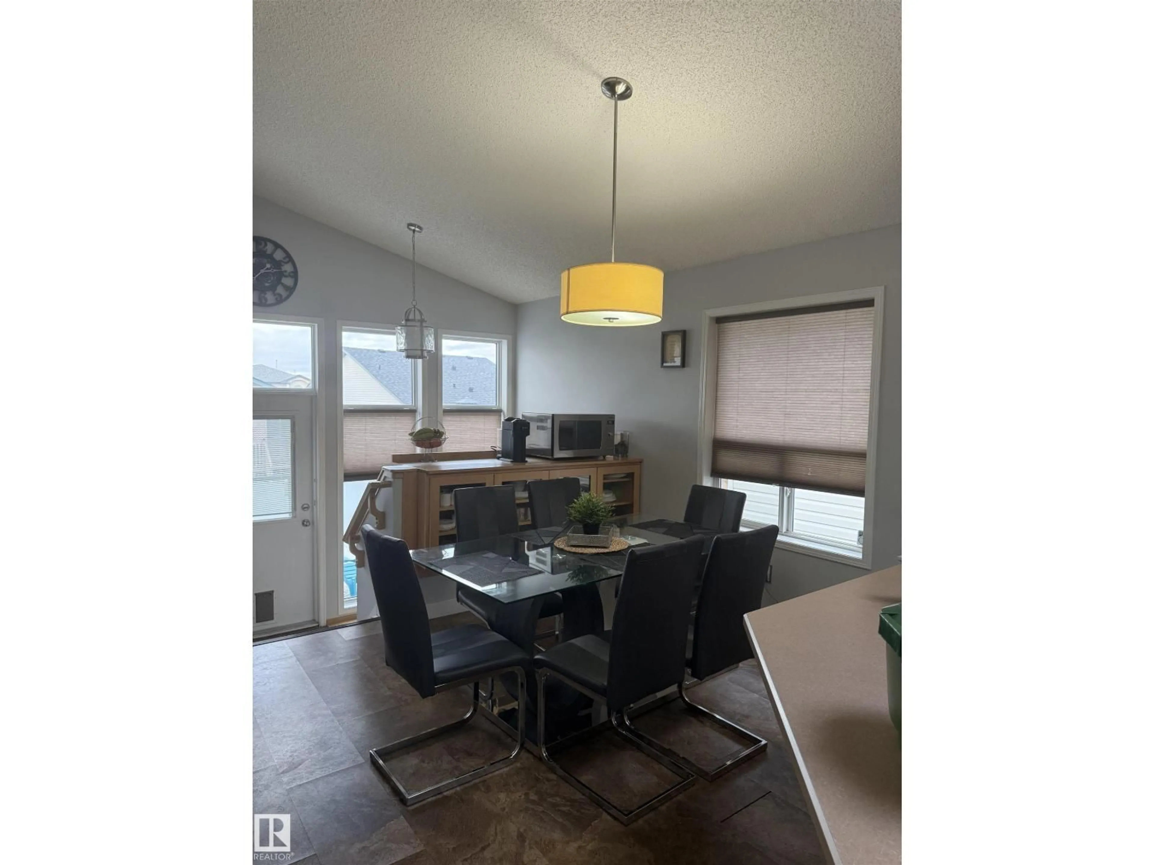 Unknown for 124 WARD CRESCENT, Edmonton Alberta T6T1M6