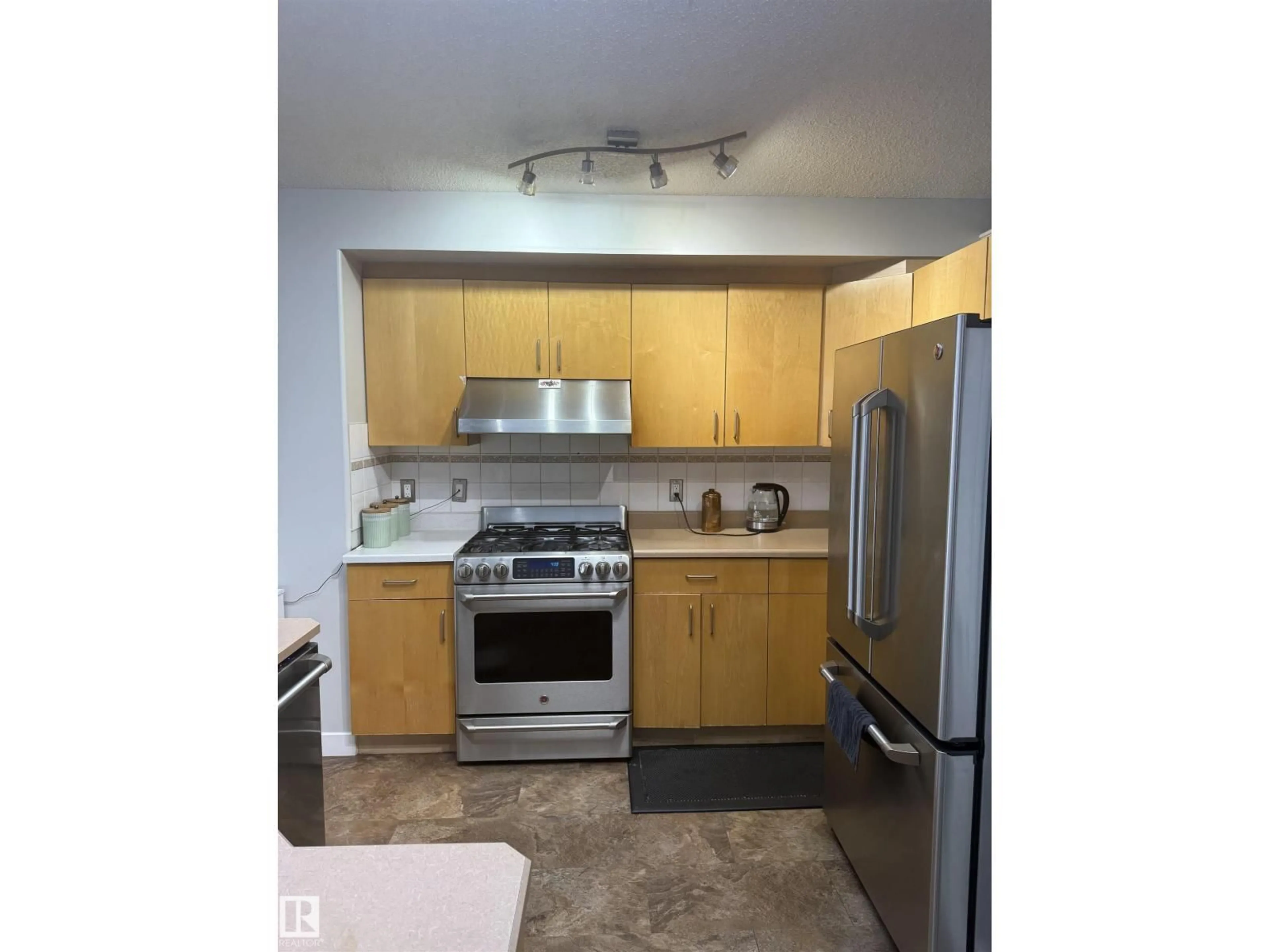 Standard kitchen, unknown for 124 WARD CRESCENT, Edmonton Alberta T6T1M6