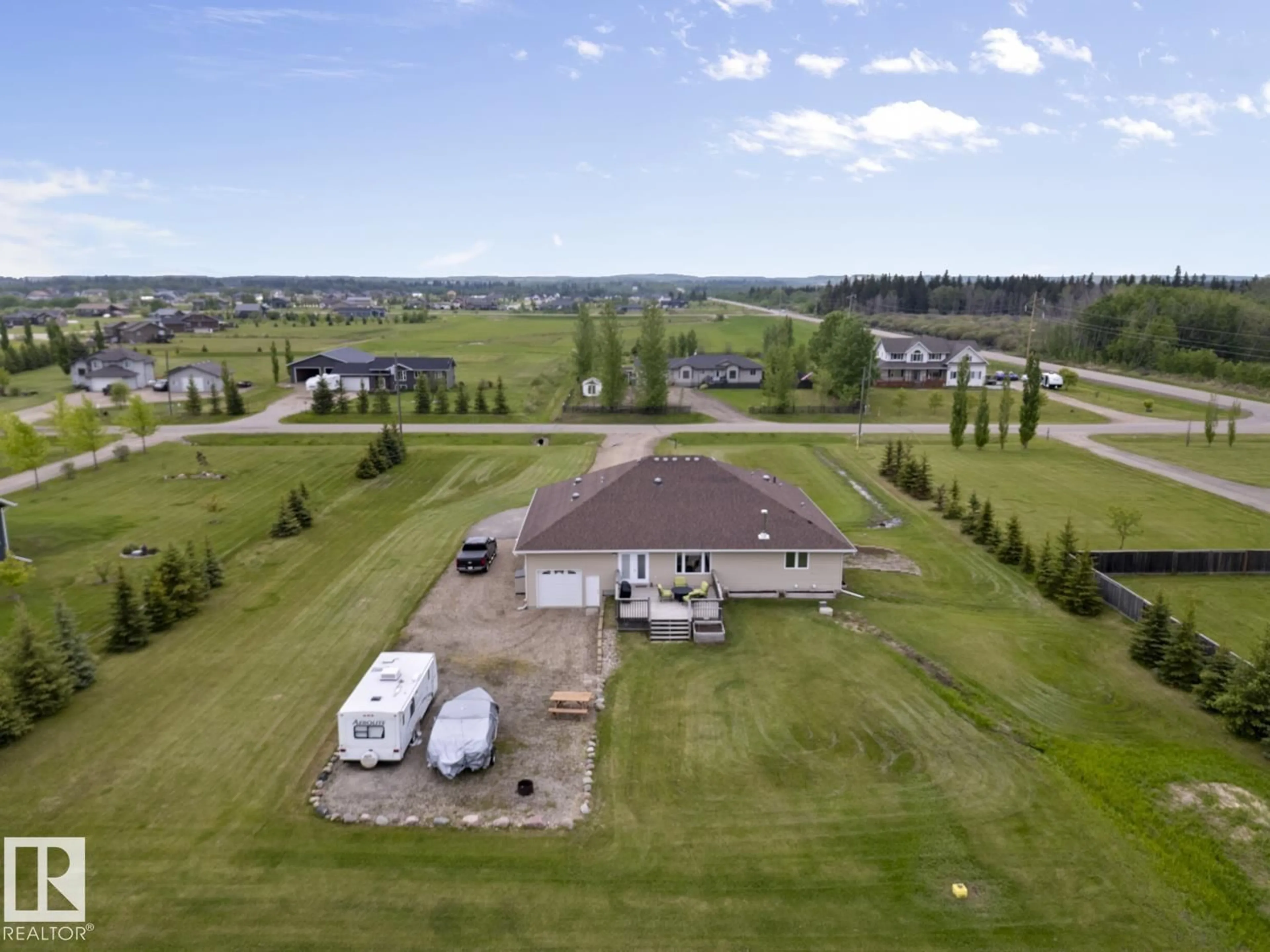A pic from outside/outdoor area/front of a property/back of a property/a pic from drone, unknown for 4 42310 TOWNSHIP ROAD 632, Rural Bonnyville M.D. Alberta T9M1P1