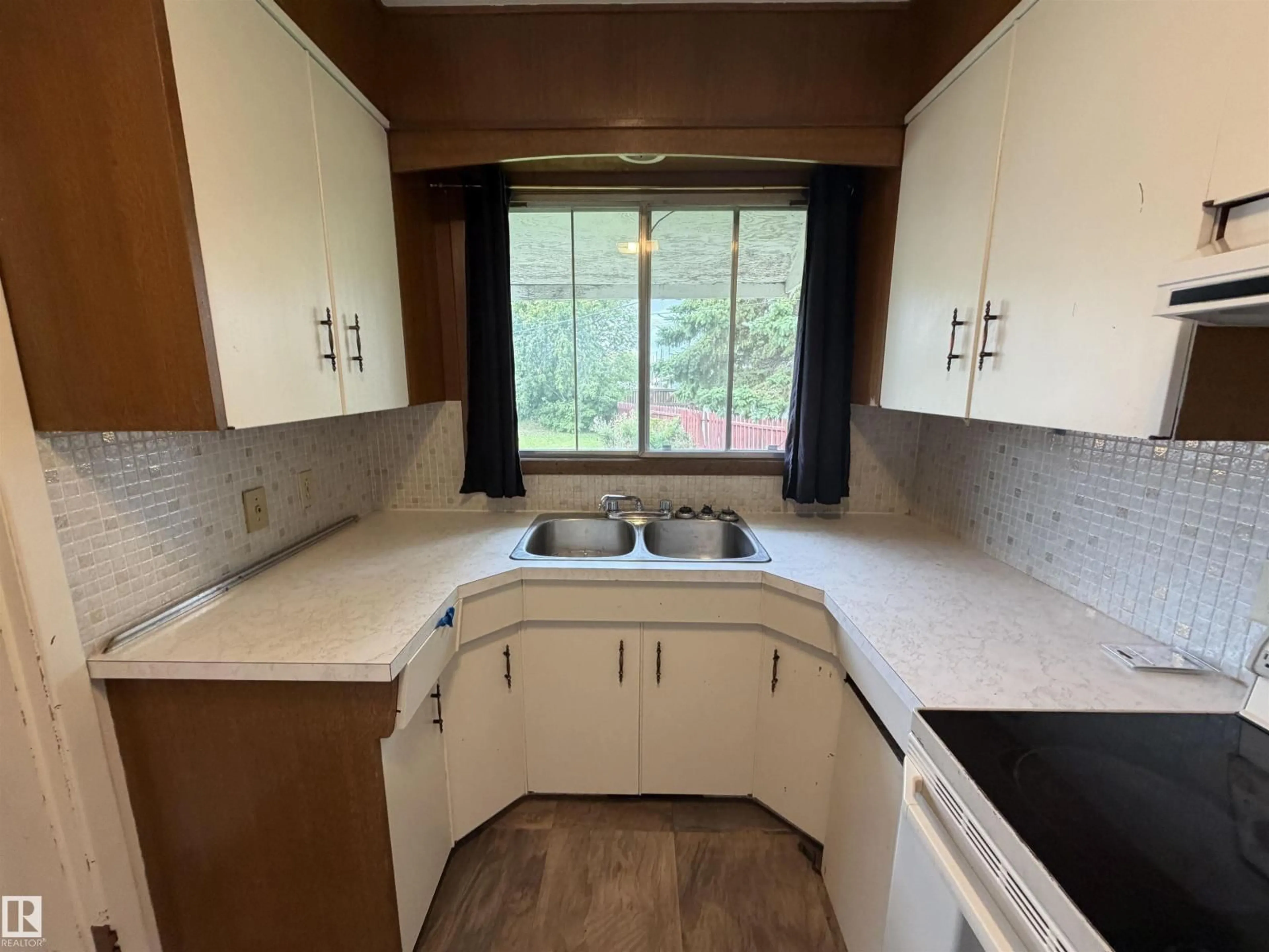 Standard kitchen, unknown for 10368 108 AV, Westlock Alberta T7P1J3