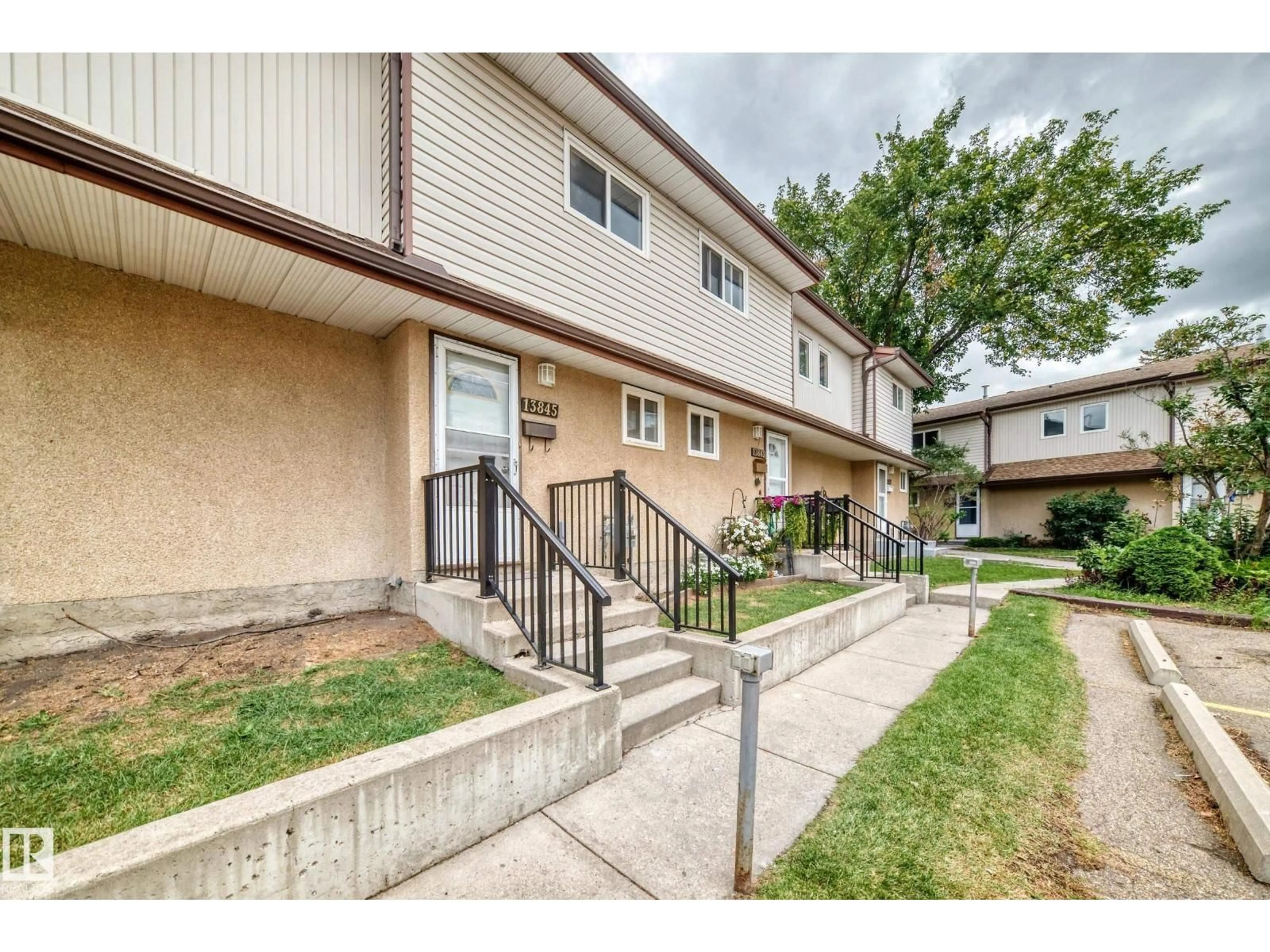 Patio, street for NW - 13845 24 ST, Edmonton Alberta T5Y1K1