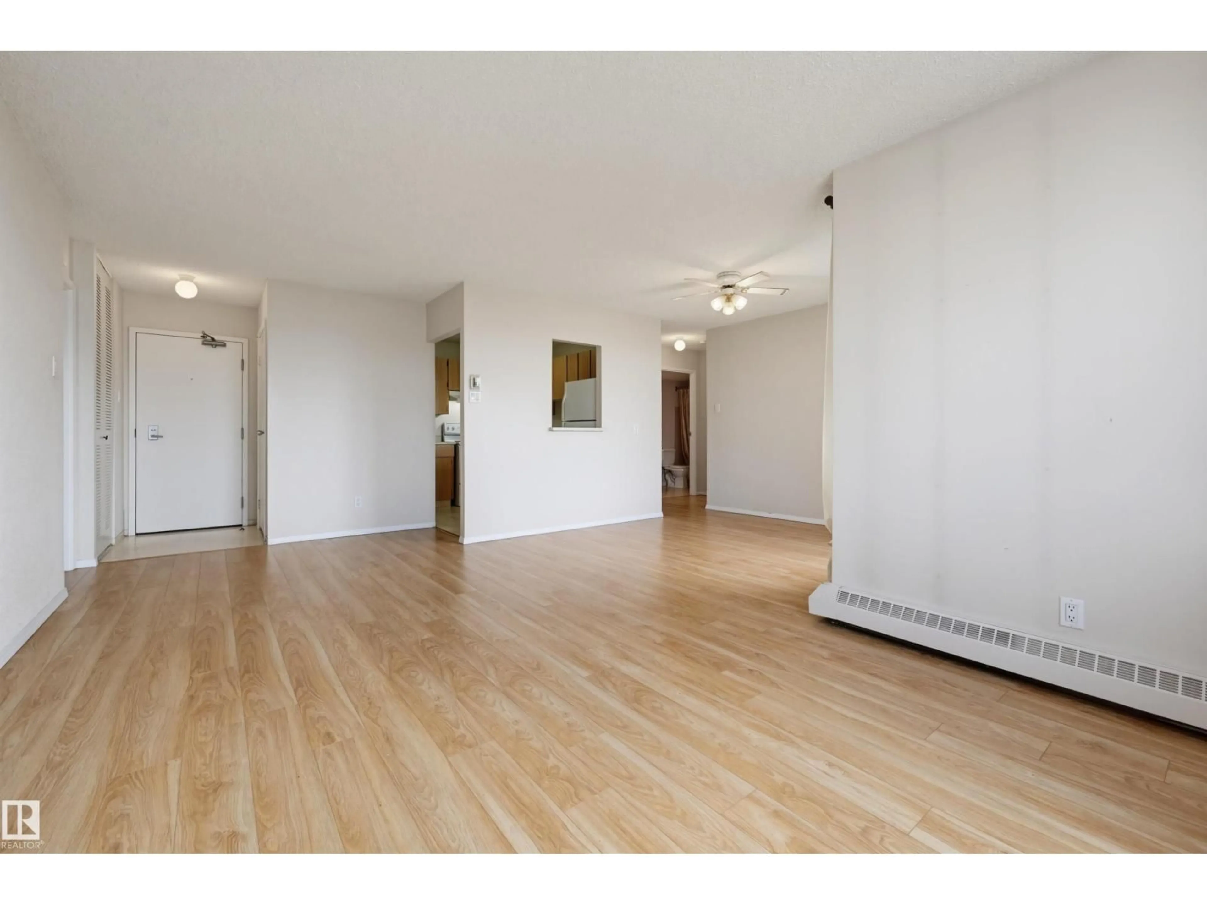 A pic of a room for 9916 - 1305 113 ST NW, Edmonton Alberta T5K2N3