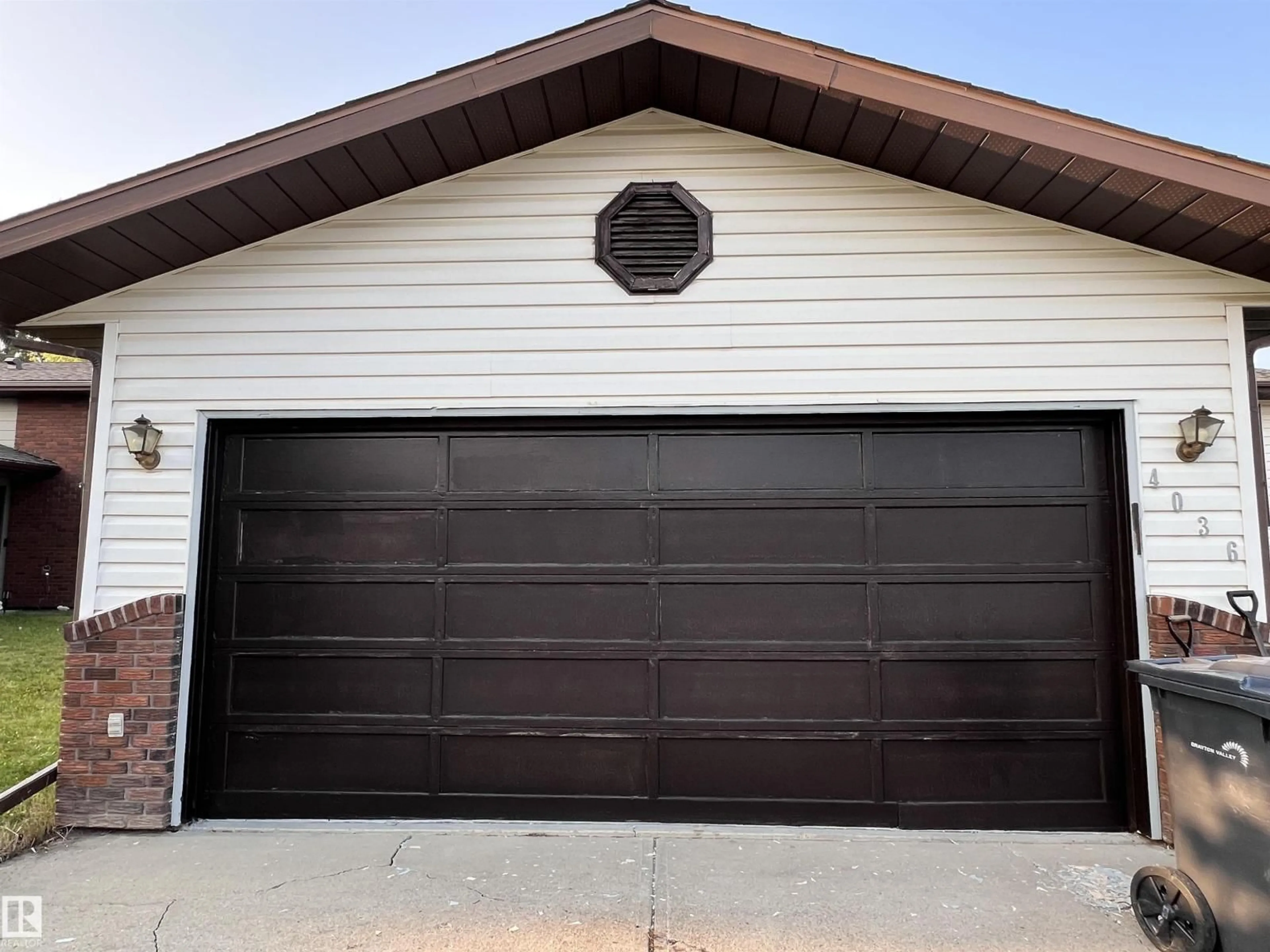 Indoor garage for 4036 55 AVENUE, Drayton Valley Alberta T7A1B2