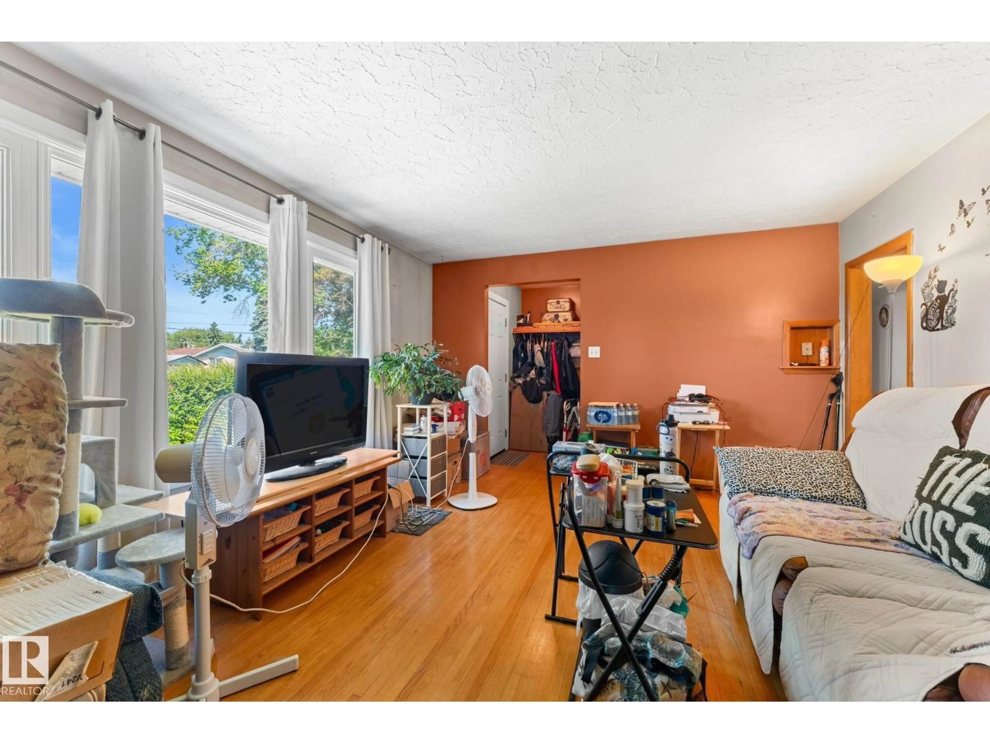 Living room with furniture, unknown for 13131 60 STREET, Edmonton Alberta T5A0S2