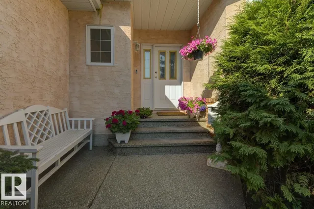 61 ESTATE CR, St. Albert 2
