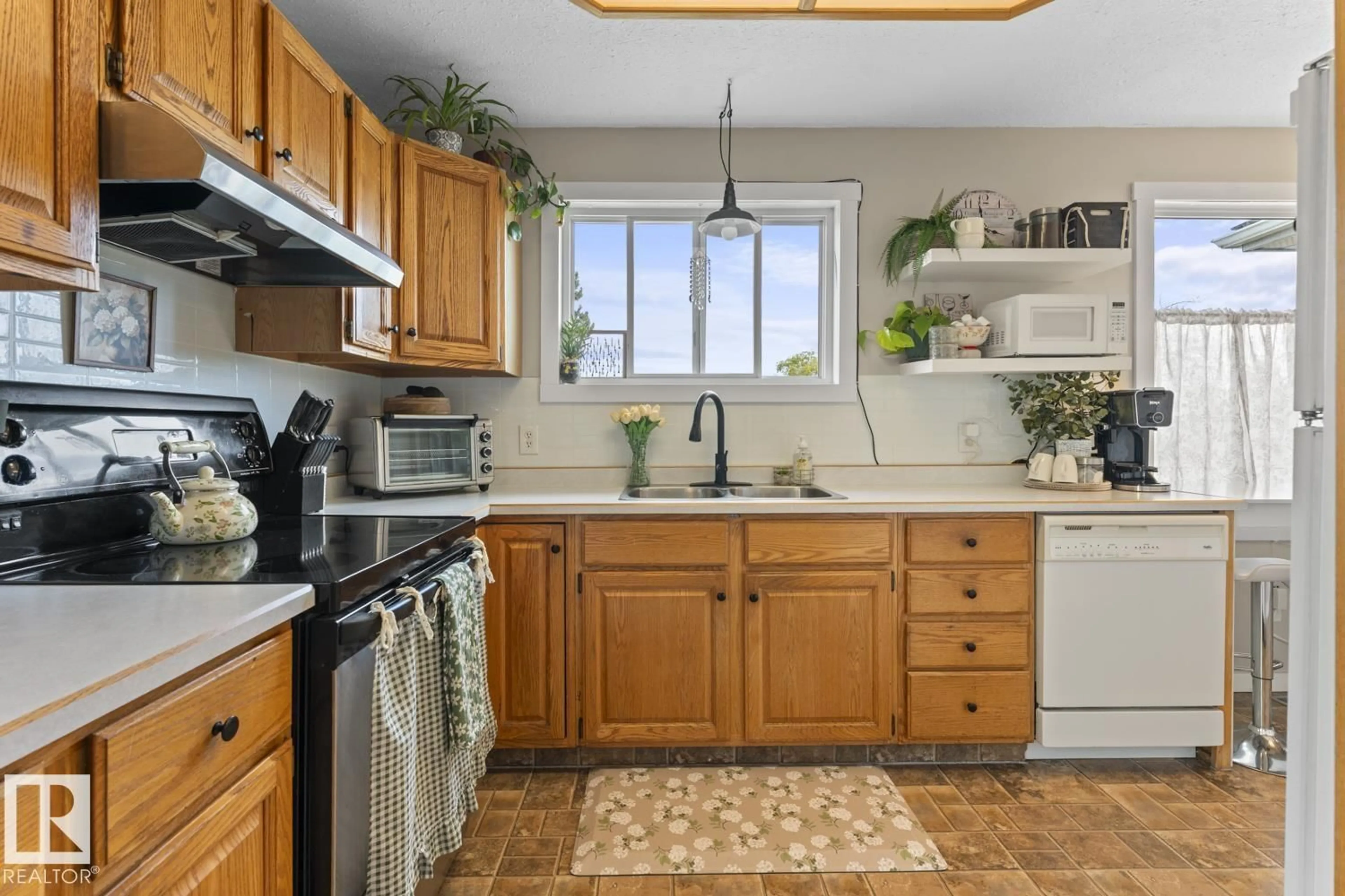 Standard kitchen, ceramic/tile floor for 1401 9 ST, Cold Lake Alberta T9M1J7