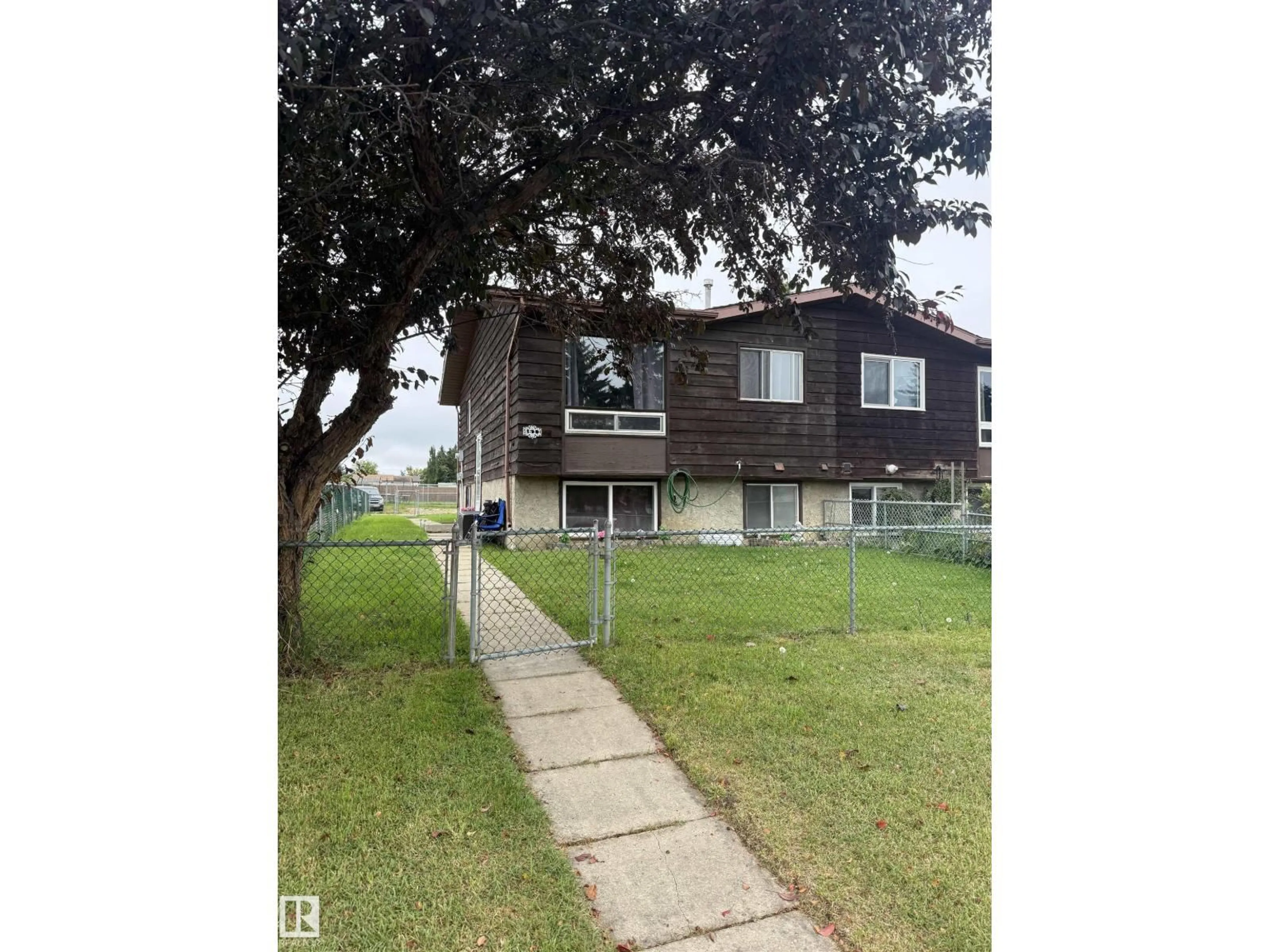 Unknown for 4611 52 AV, Stony Plain Alberta T7Z1E7